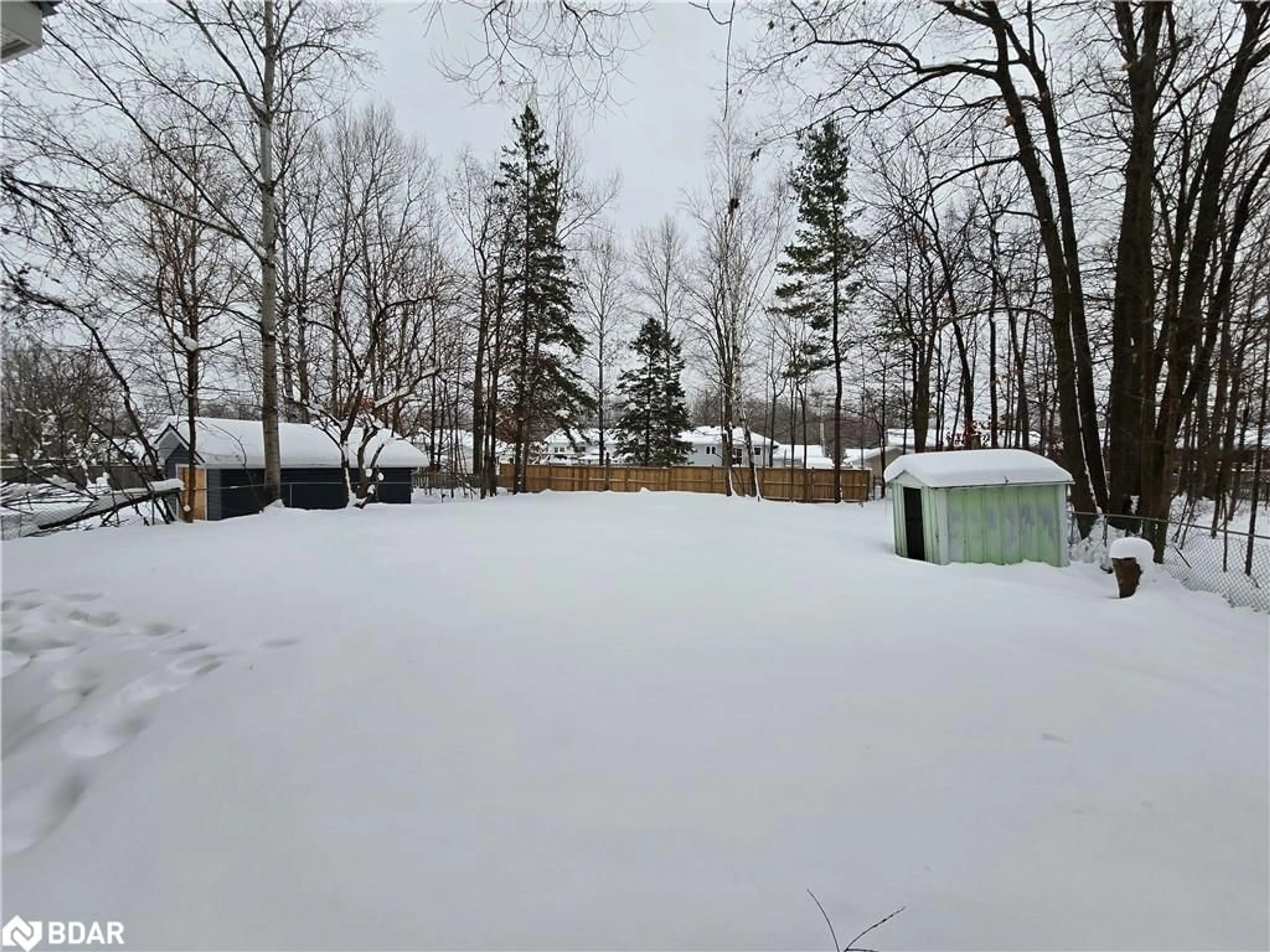 A pic from outside/outdoor area/front of a property/back of a property/a pic from drone, forest/trees view for 167 Bay St, Victoria Harbour Ontario L0K 2A0