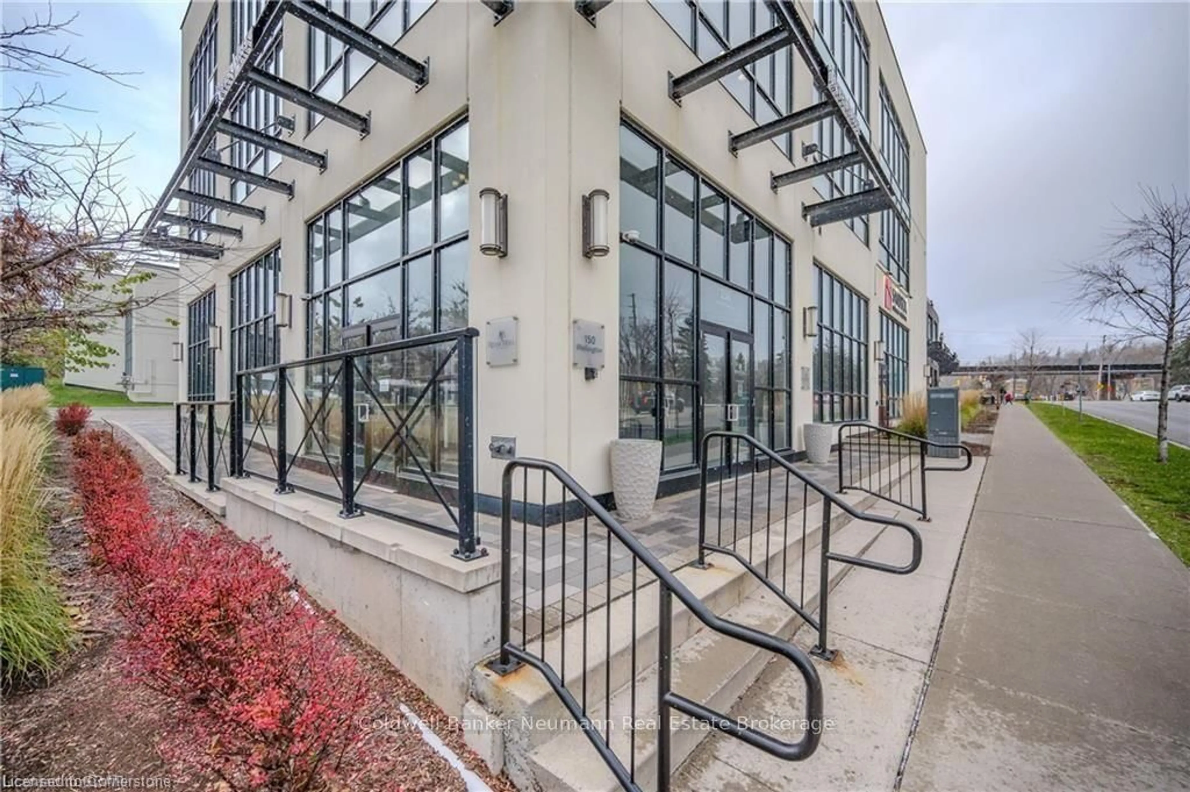 Patio, building for 150 Wellington St #1305, Guelph Ontario N1H 0B5