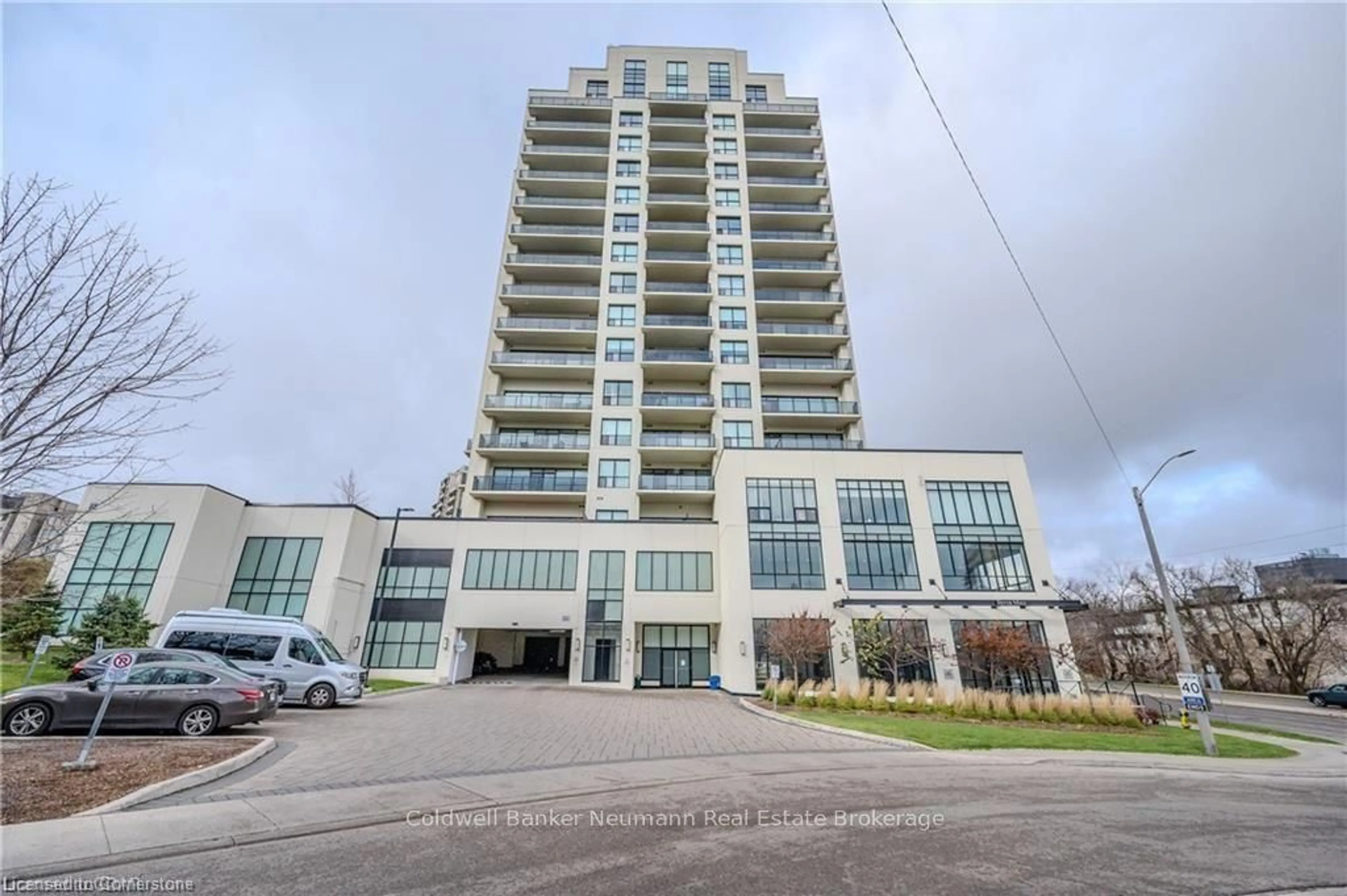 Indoor foyer for 150 Wellington St #1305, Guelph Ontario N1H 0B5