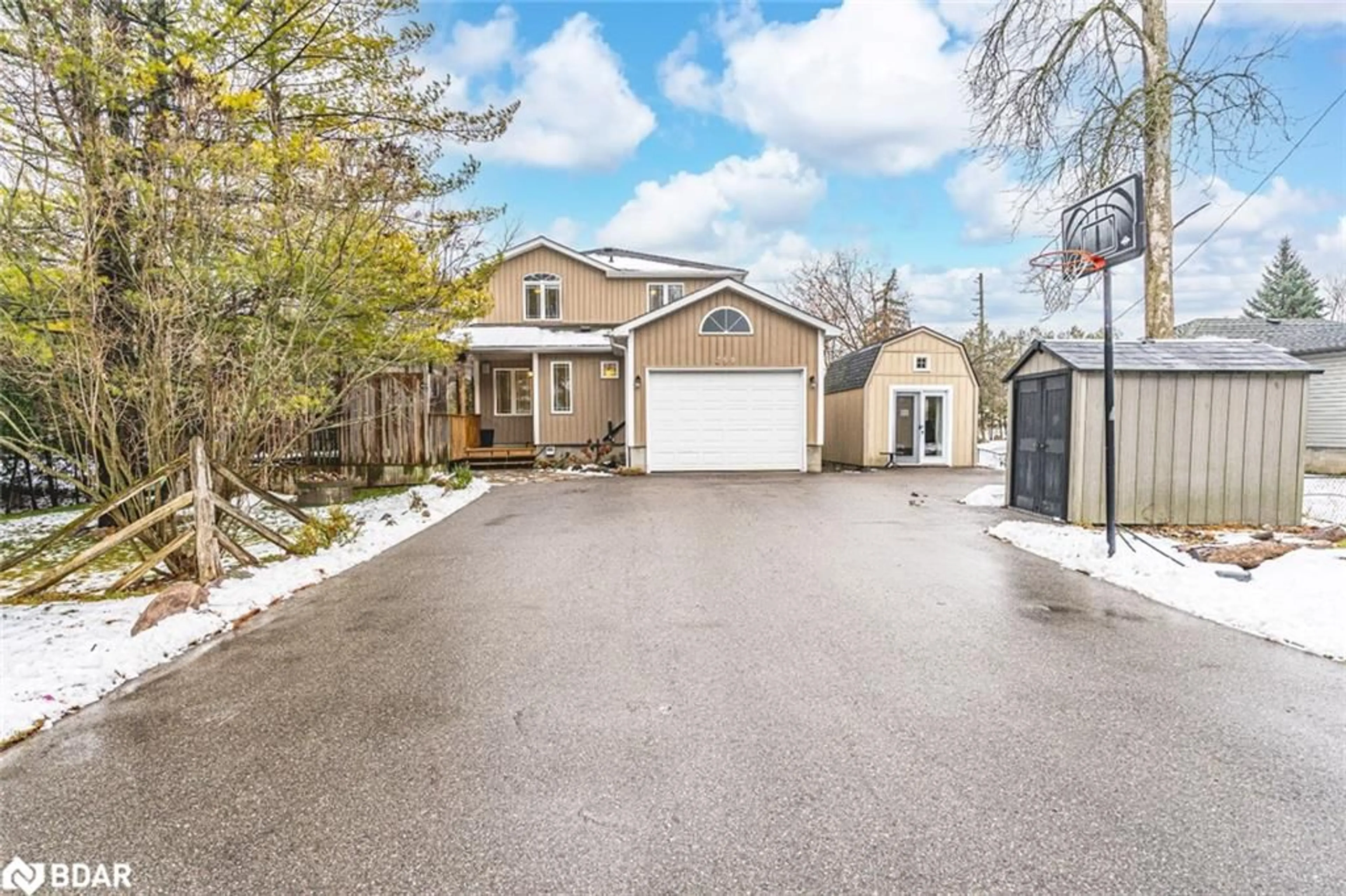 A pic from outside/outdoor area/front of a property/back of a property/a pic from drone, street for 250 Big Bay Point Rd, Innisfil Ontario L9S 2P6