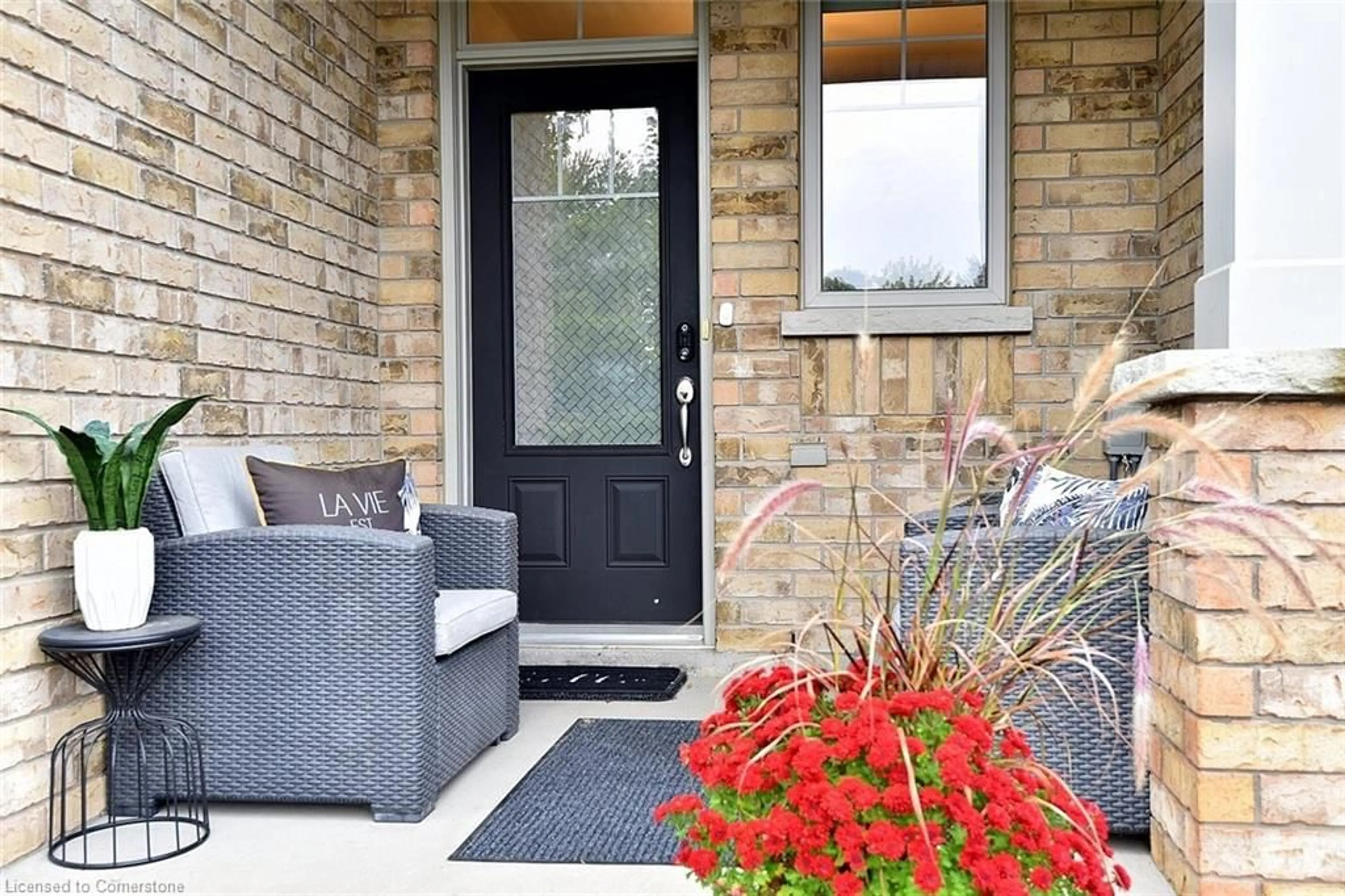 Indoor entryway for 310 Fall Fair Way #27, Binbrook Ontario L0R 1C0