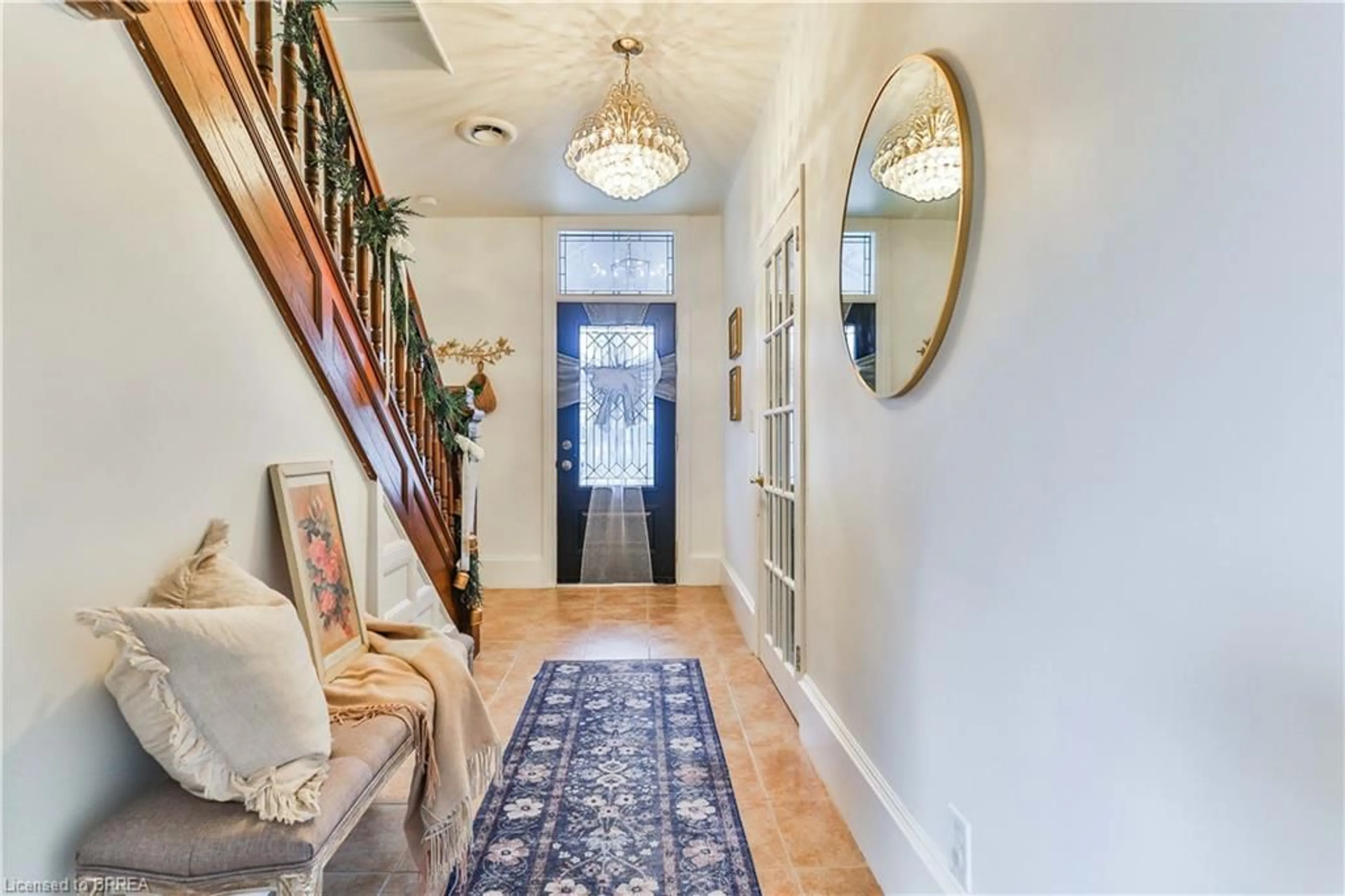 Indoor entryway for 2056 Main St, Jarvis Ontario N0A 1J0