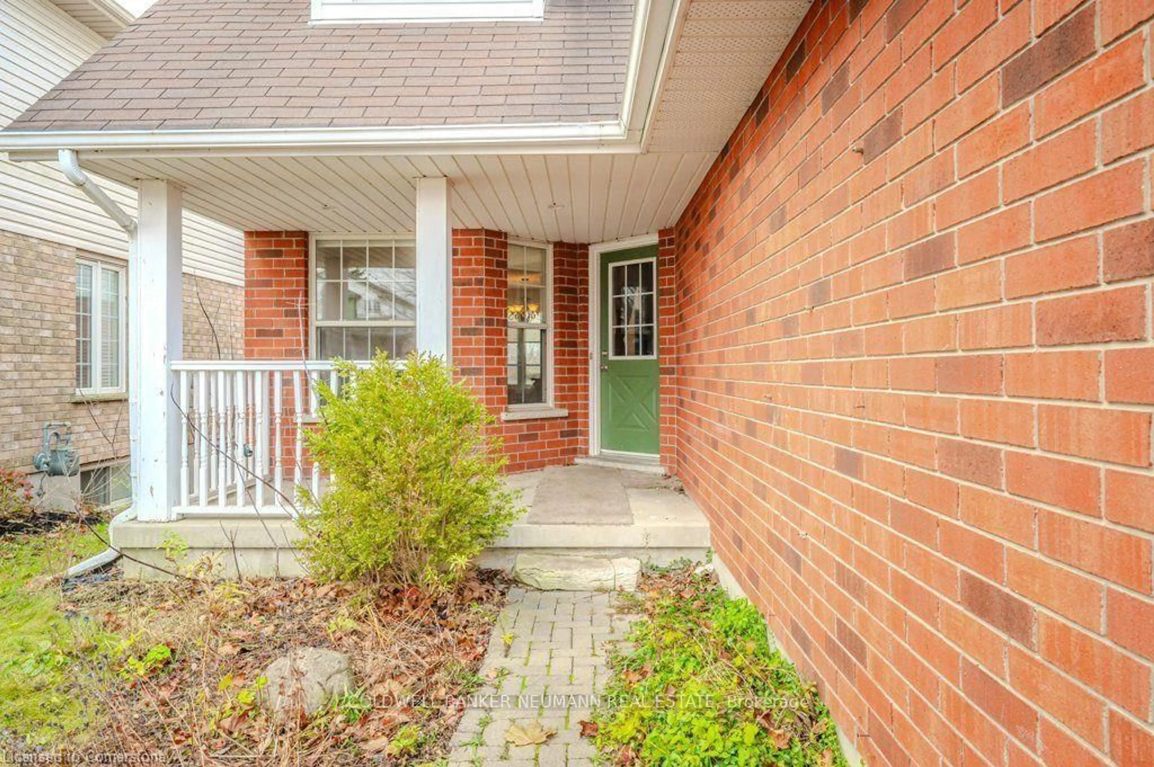 Home with brick exterior material, street for 35 Waxwing Cres, Guelph Ontario N1C 1E3