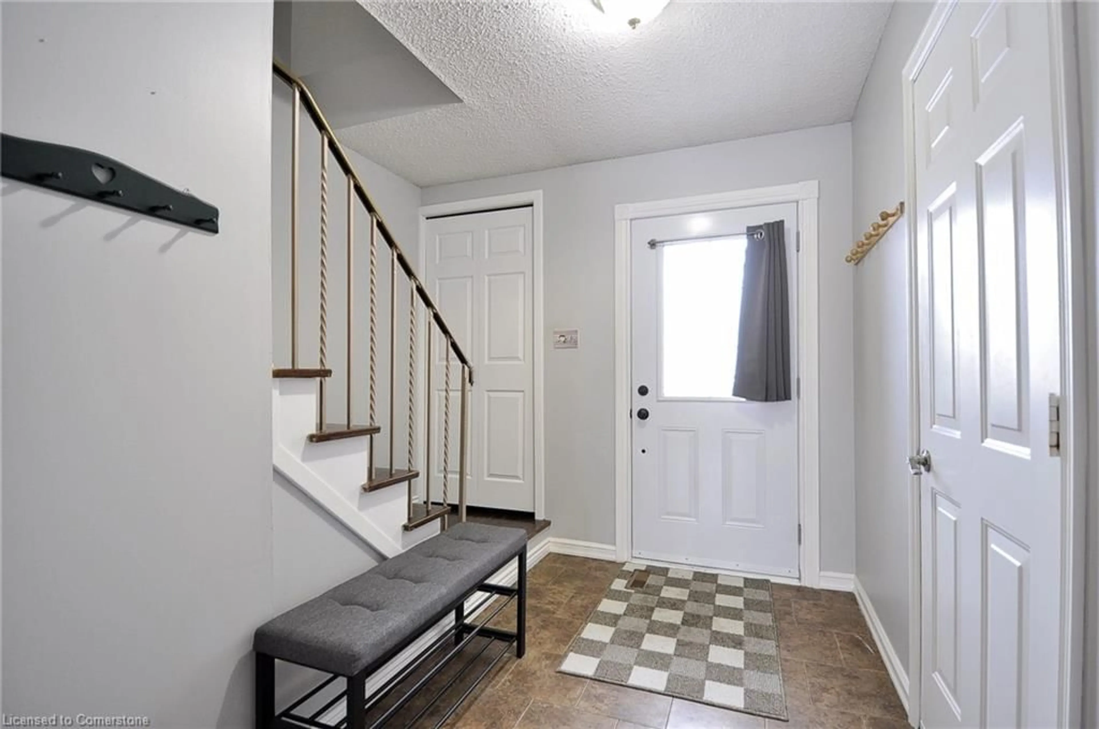 Indoor entryway for 22 Westmount Mews, Cambridge Ontario N1S 4J1