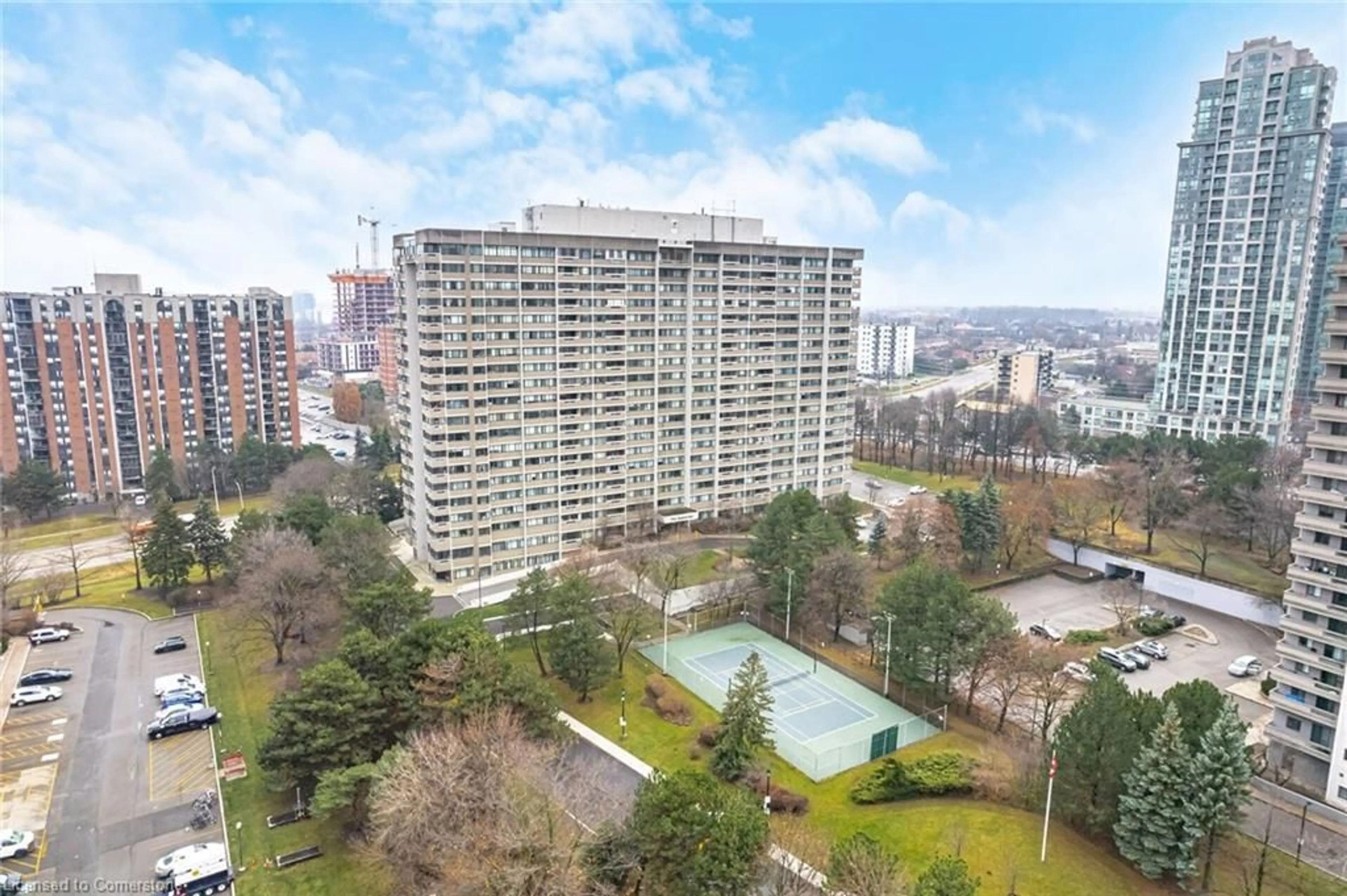 A pic from outside/outdoor area/front of a property/back of a property/a pic from drone, city buildings view from balcony for 50 Elm Dr #706, Mississauga Ontario L5A 3X2