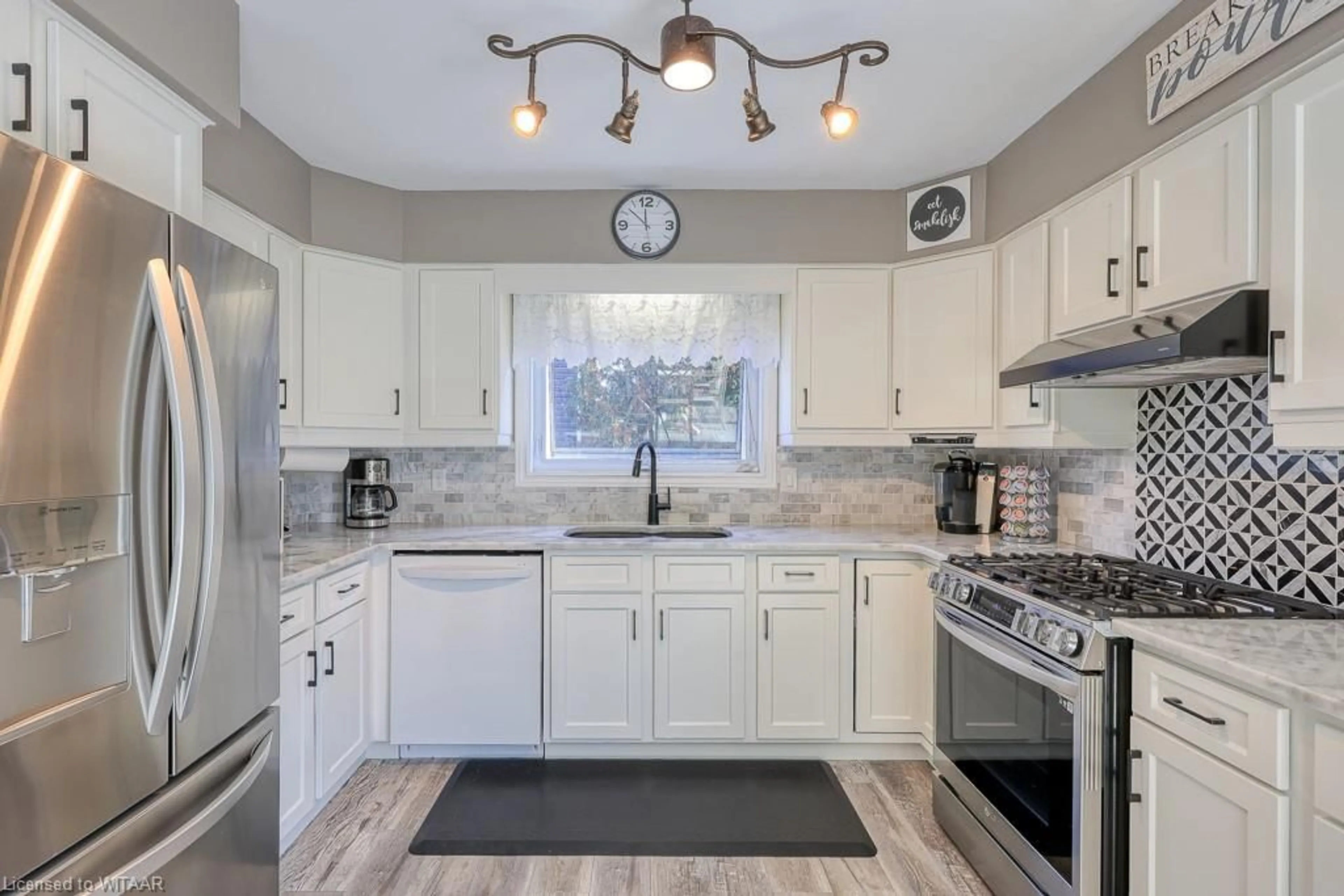 Open concept kitchen, ceramic/tile floor for 14 North Court St, Norwich Ontario N0J 1P0