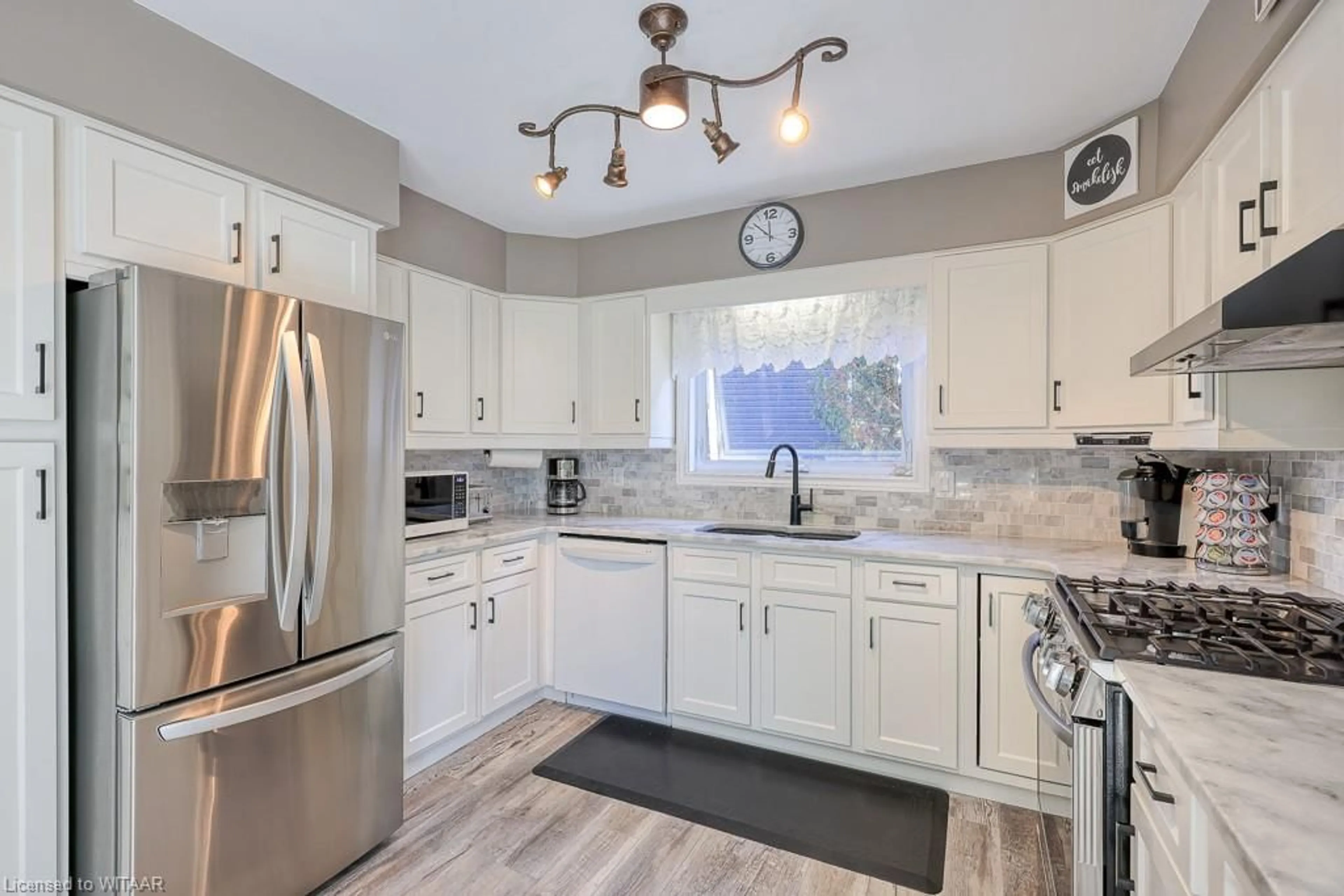 Open concept kitchen, ceramic/tile floor for 14 North Court St, Norwich Ontario N0J 1P0