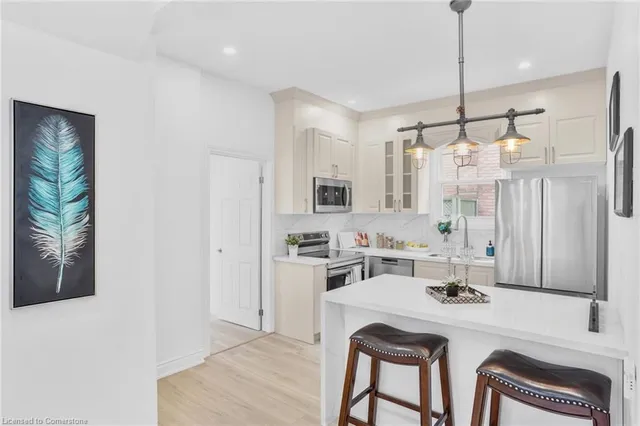 Additional property image - 582 Wentworth St