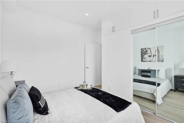 Additional property image - 582 Wentworth St