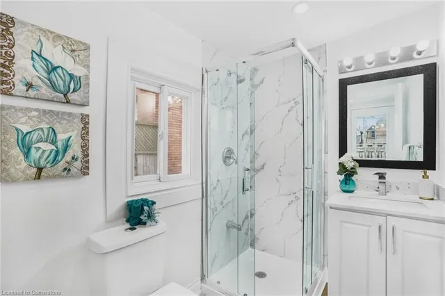 Additional property image - 582 Wentworth St
