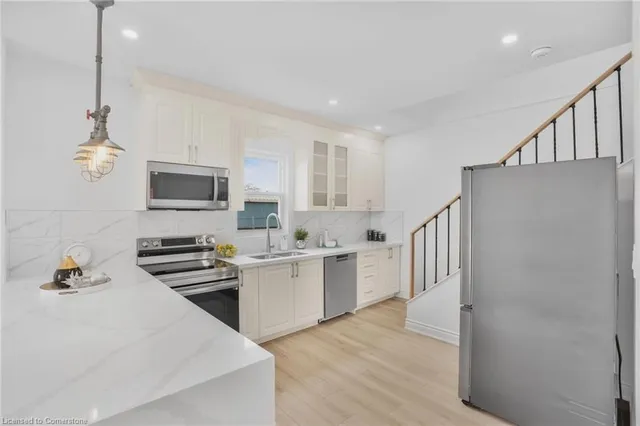Additional property image - 582 Wentworth St