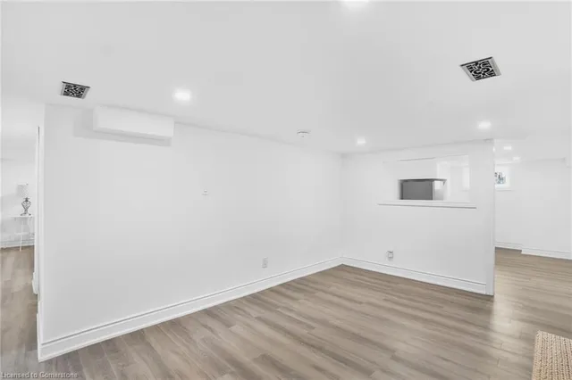 Additional property image - 582 Wentworth St
