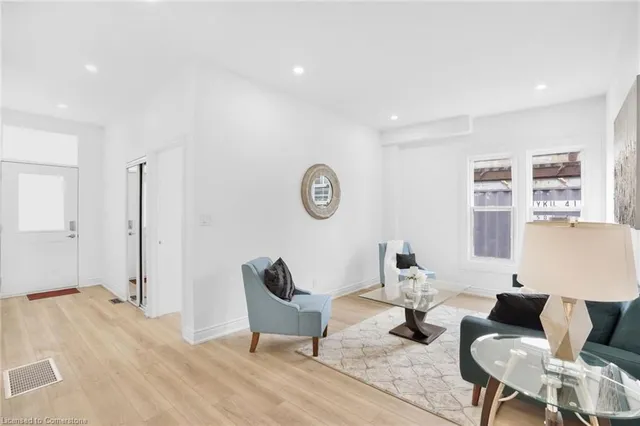 Additional property image - 582 Wentworth St