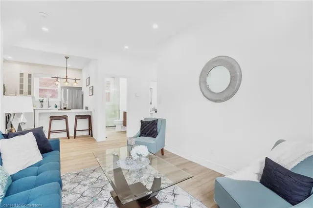 Additional property image - 582 Wentworth St