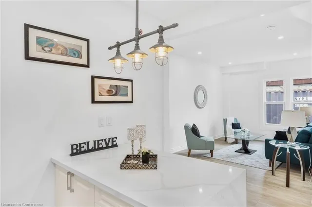 Additional property image - 582 Wentworth St