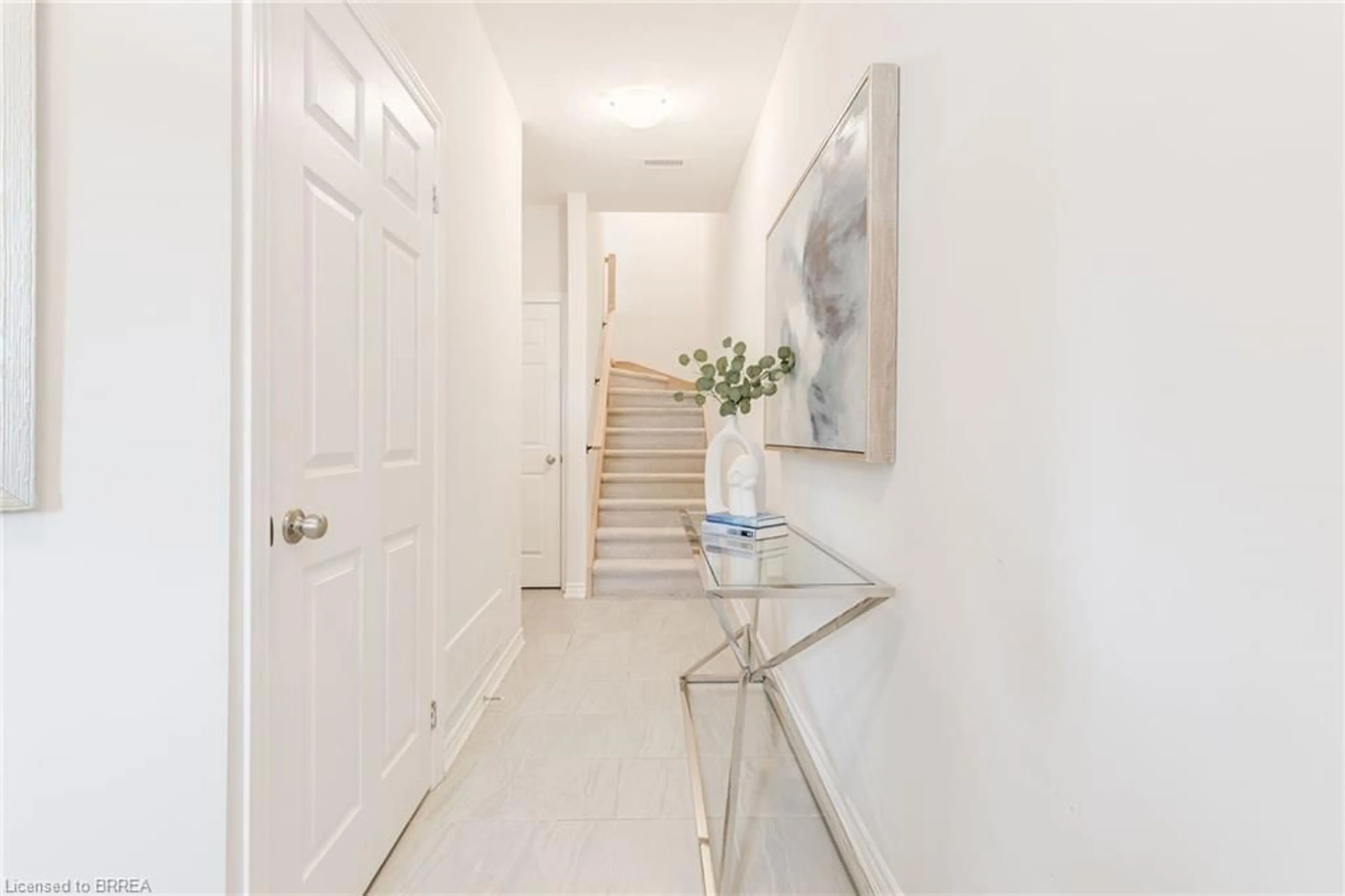 Indoor entryway for 677 Park Rd #171, Brantford Ontario N3R 0C2