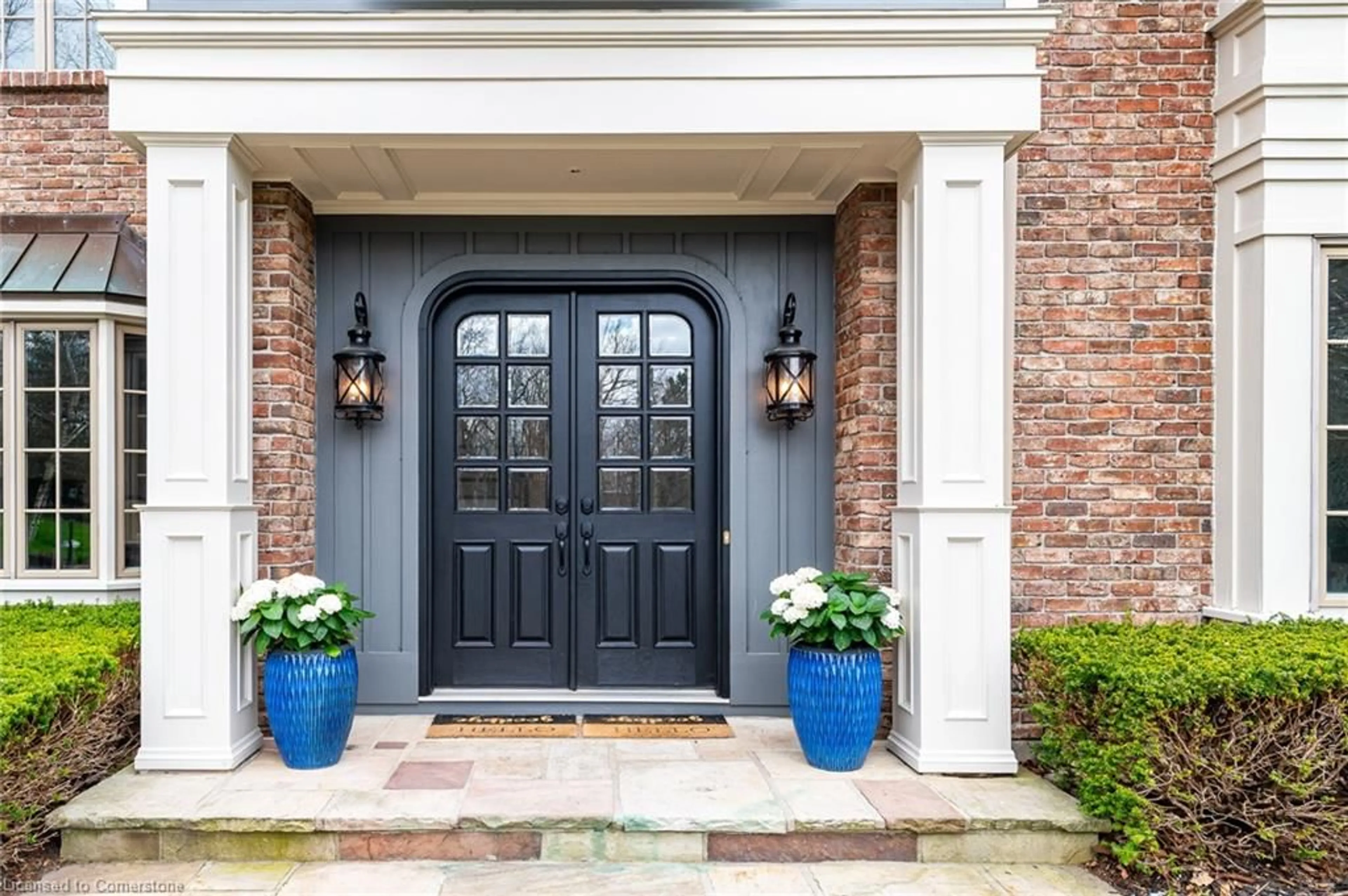 Indoor entryway for 6345 Mcniven Crt, Burlington Ontario L7P 0K7