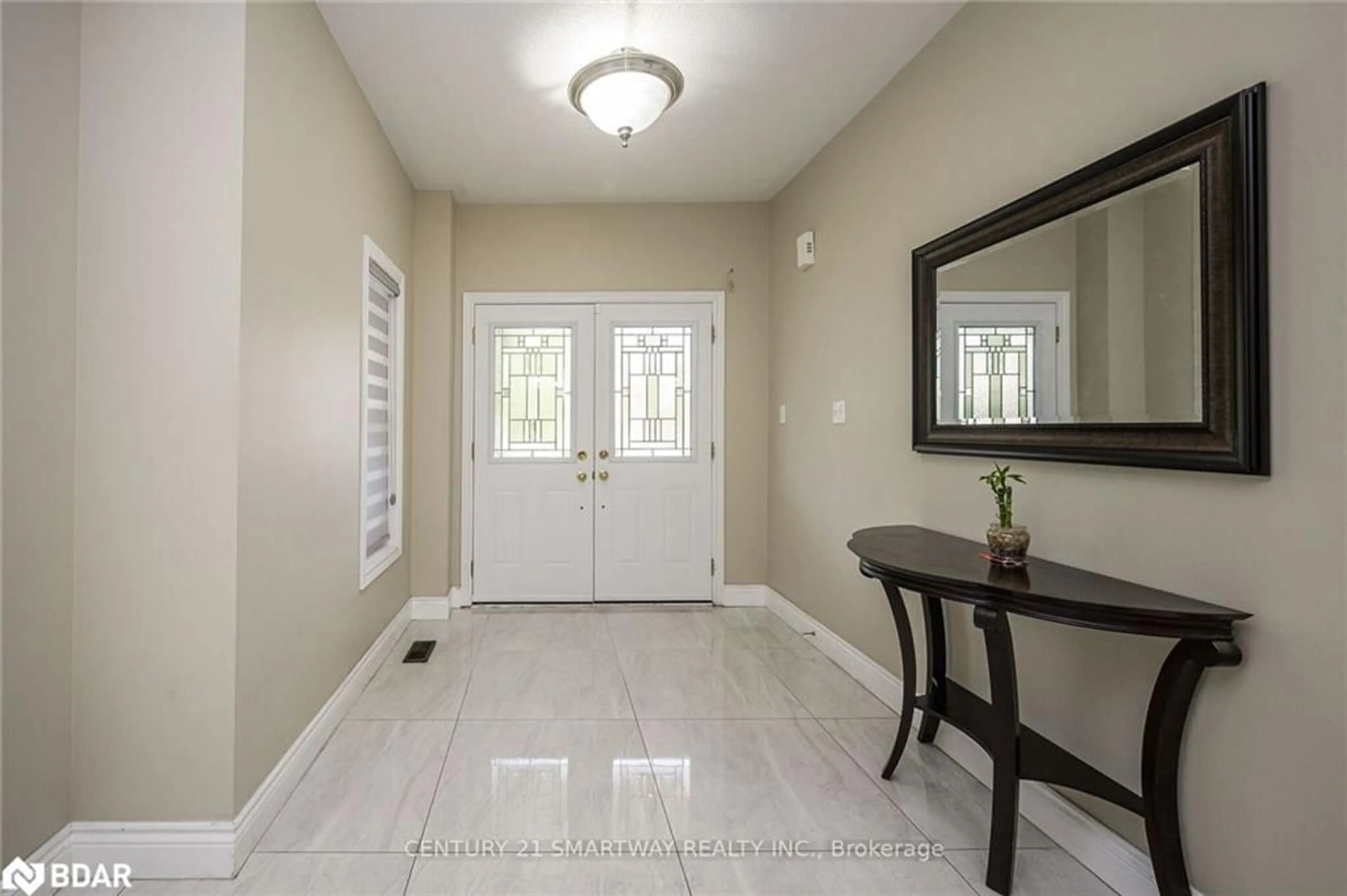 Indoor entryway for 159 Wright Crescent Cres, Niagara-on-the-Lake Ontario L0S 1J0