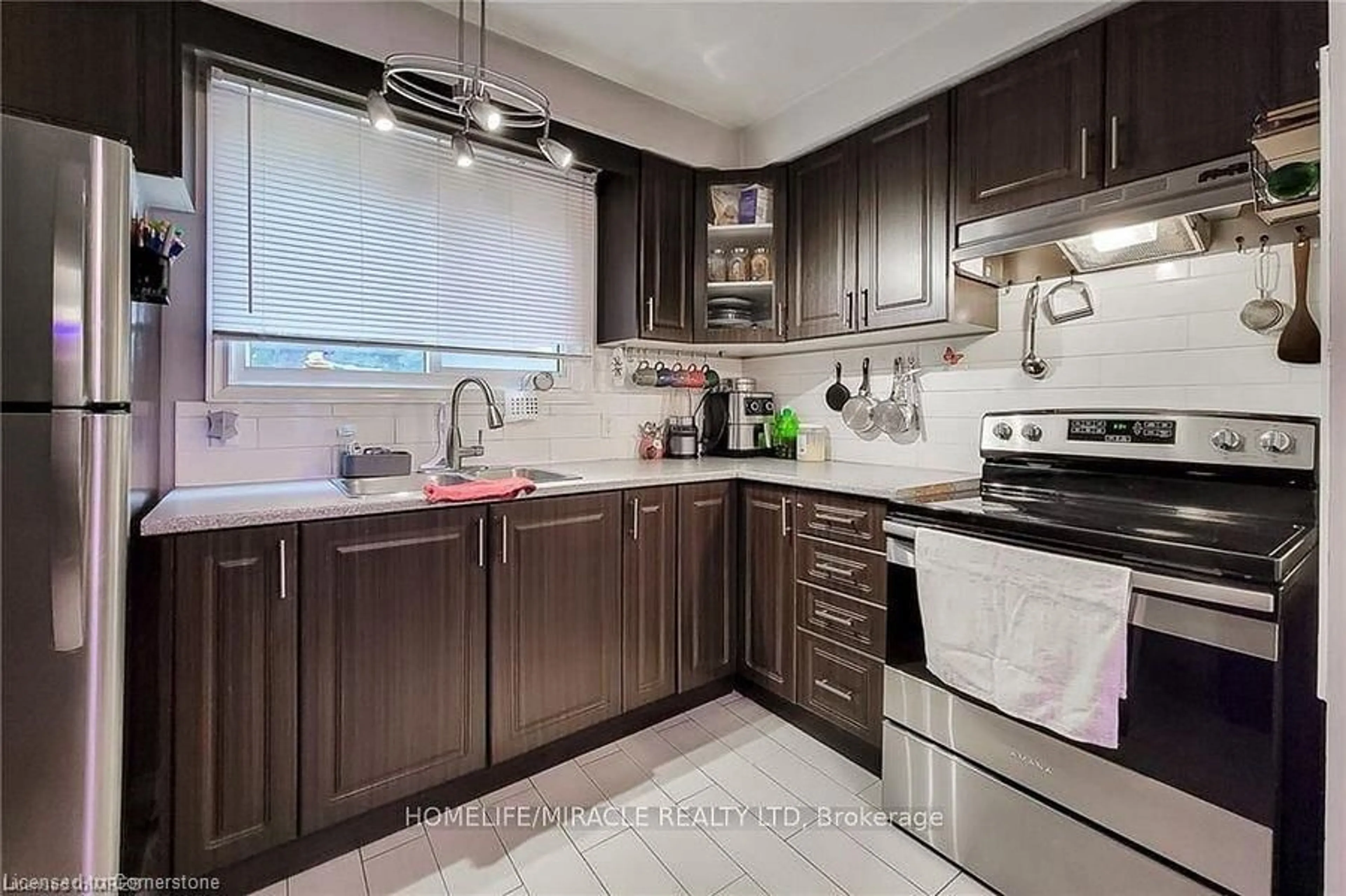 Standard kitchen, unknown for 62 Riverdale Dr #26, Hamilton Ontario L8E 1K3