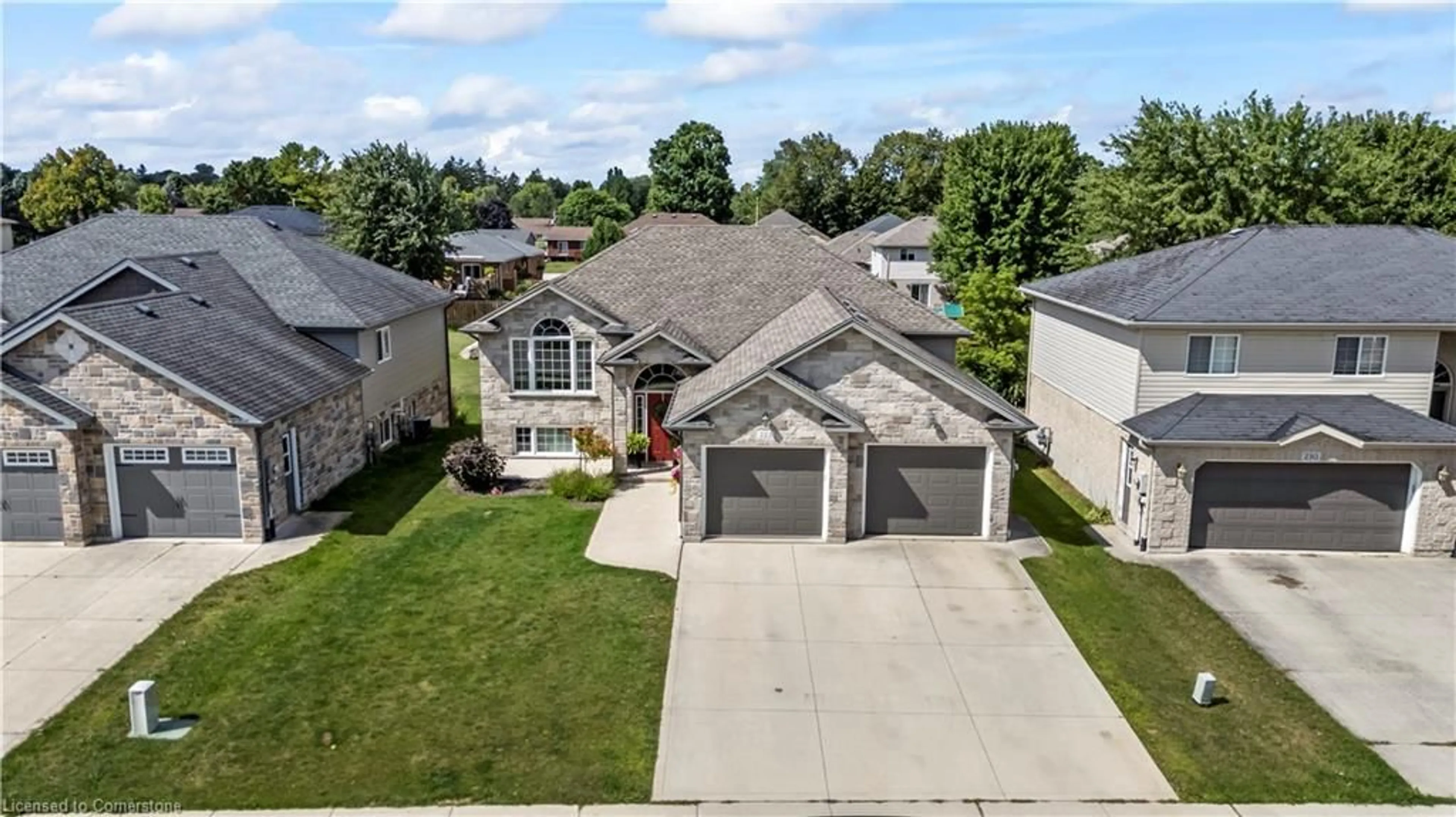 A pic from outside/outdoor area/front of a property/back of a property/a pic from drone, street for 222 17th Ave, Hanover Ontario N4N 3V4