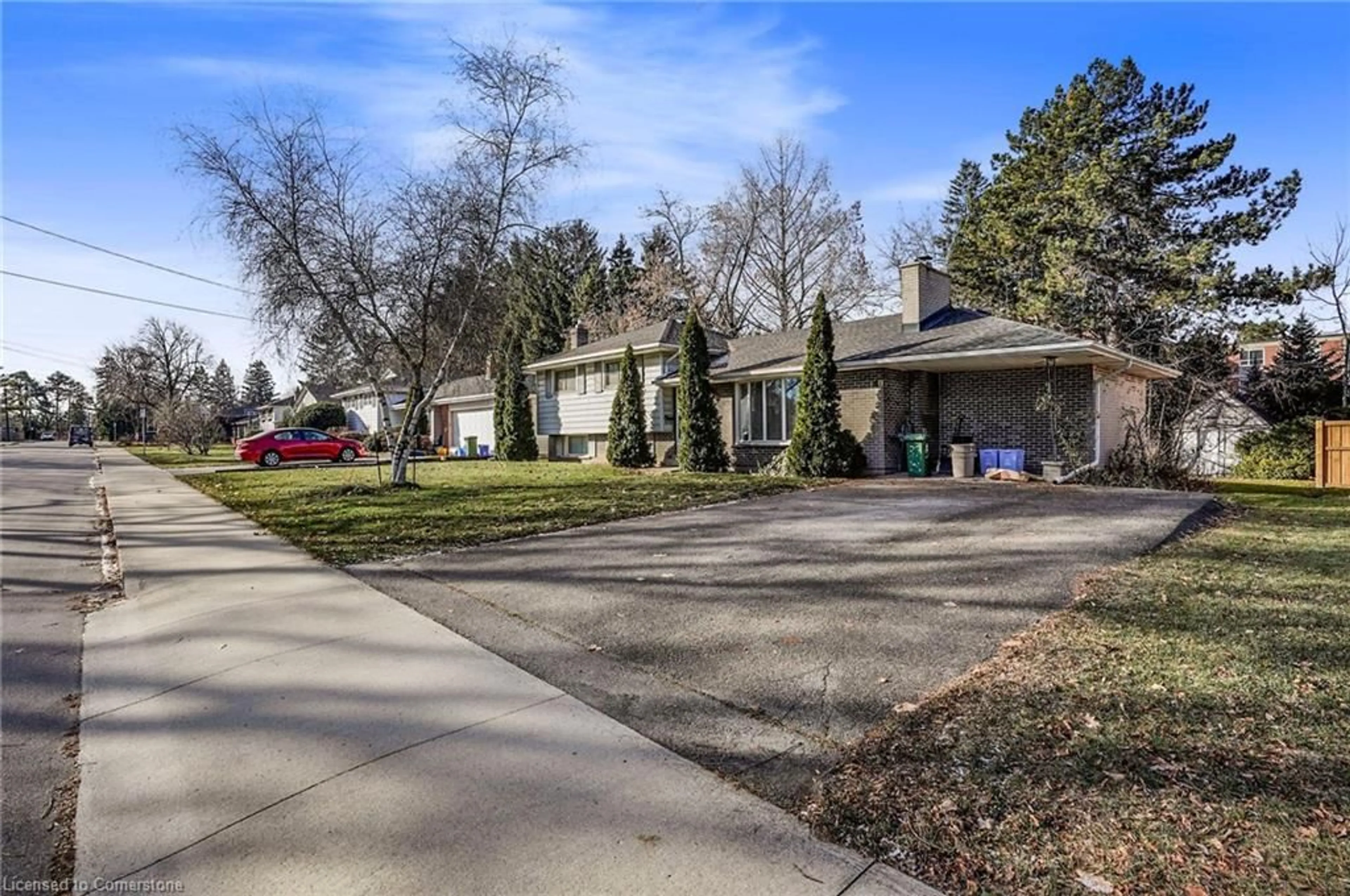 A pic from outside/outdoor area/front of a property/back of a property/a pic from drone, street for 140 West 35th St, Hamilton Ontario L9C 5K8