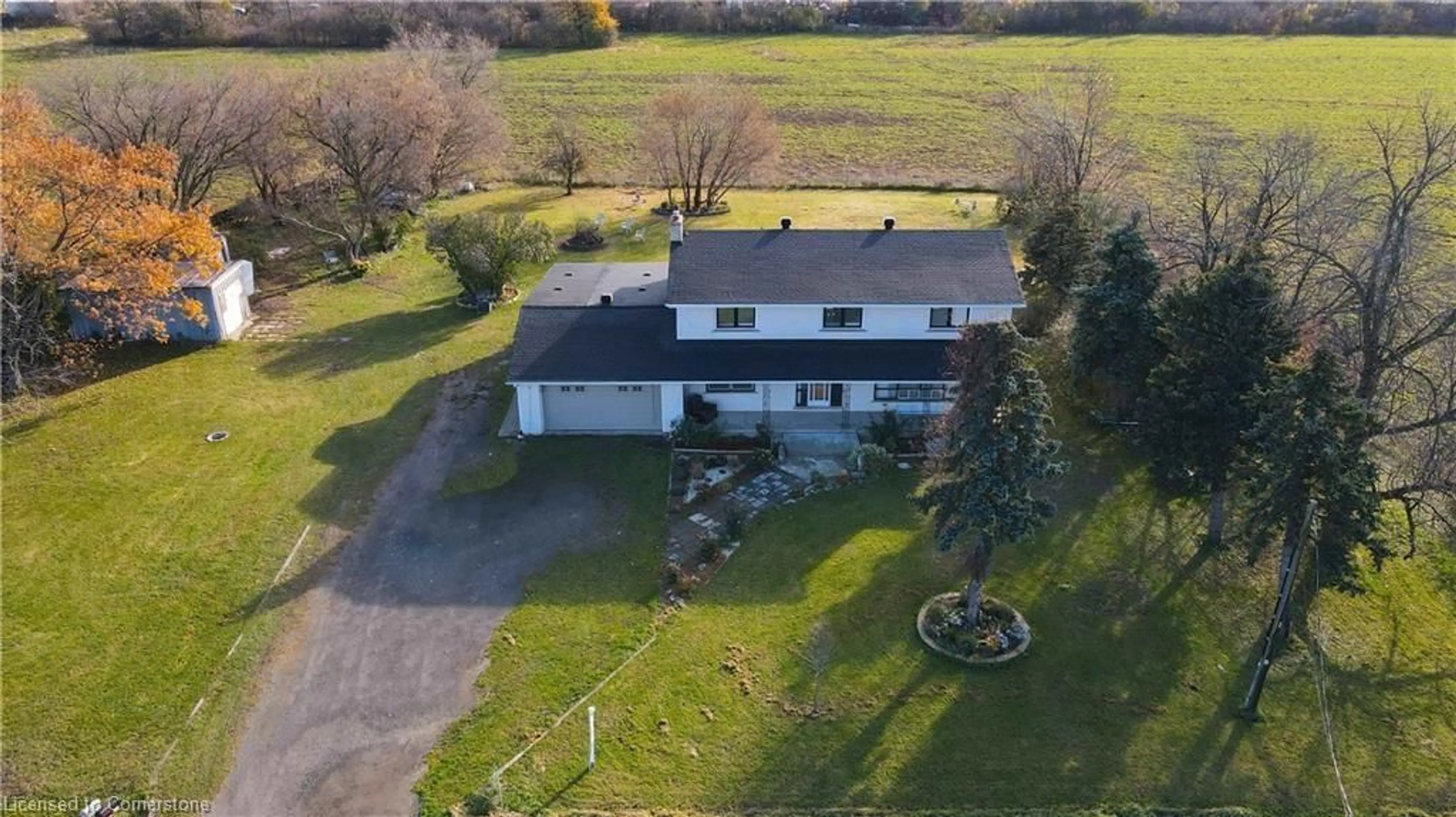 A pic from outside/outdoor area/front of a property/back of a property/a pic from drone, building for 298 Second Rd, Stoney Creek Ontario L6J 3J4