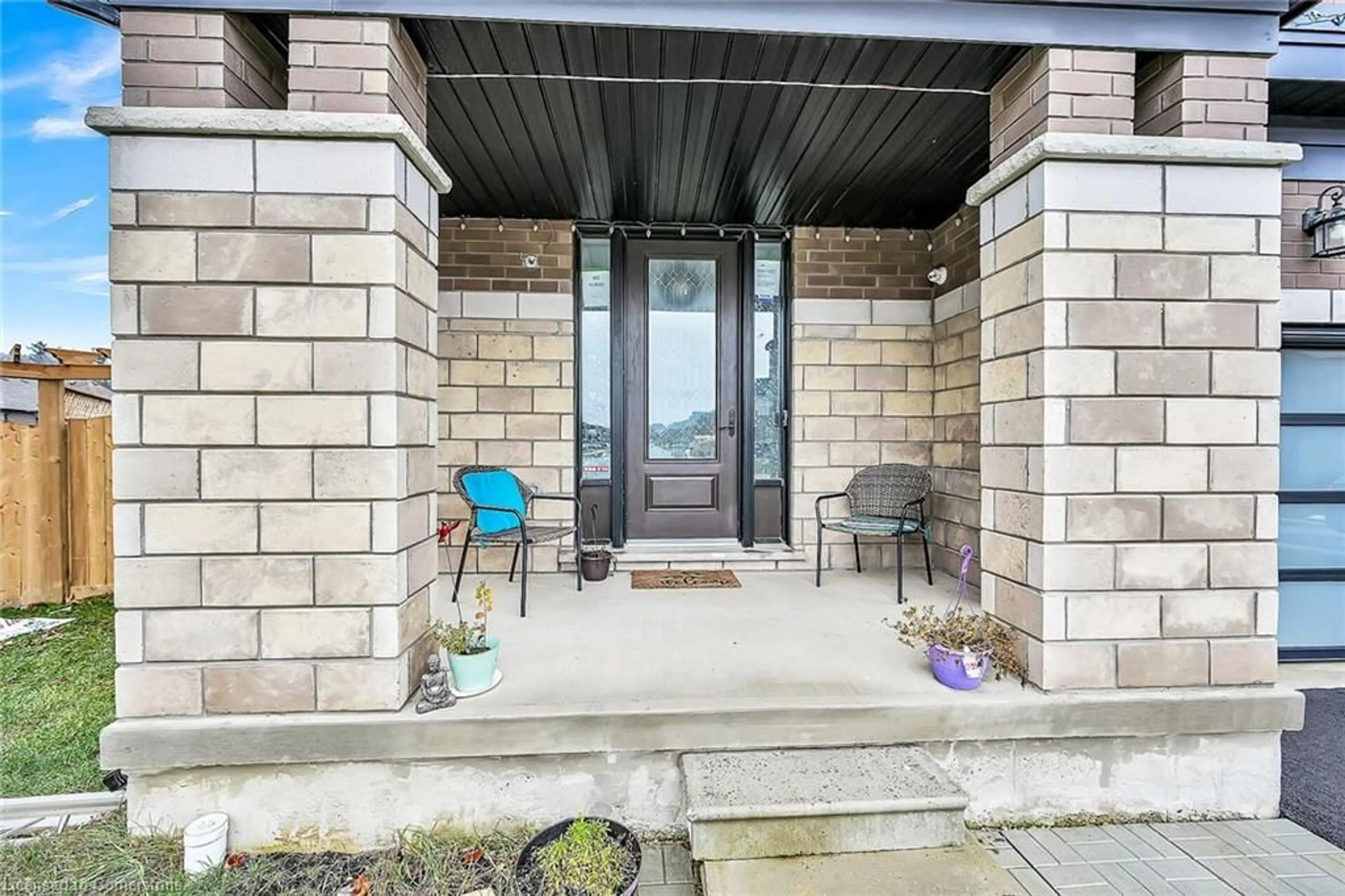 Indoor entryway for 1055 Edinburgh Dr, Woodstock Ontario N4T 0M5