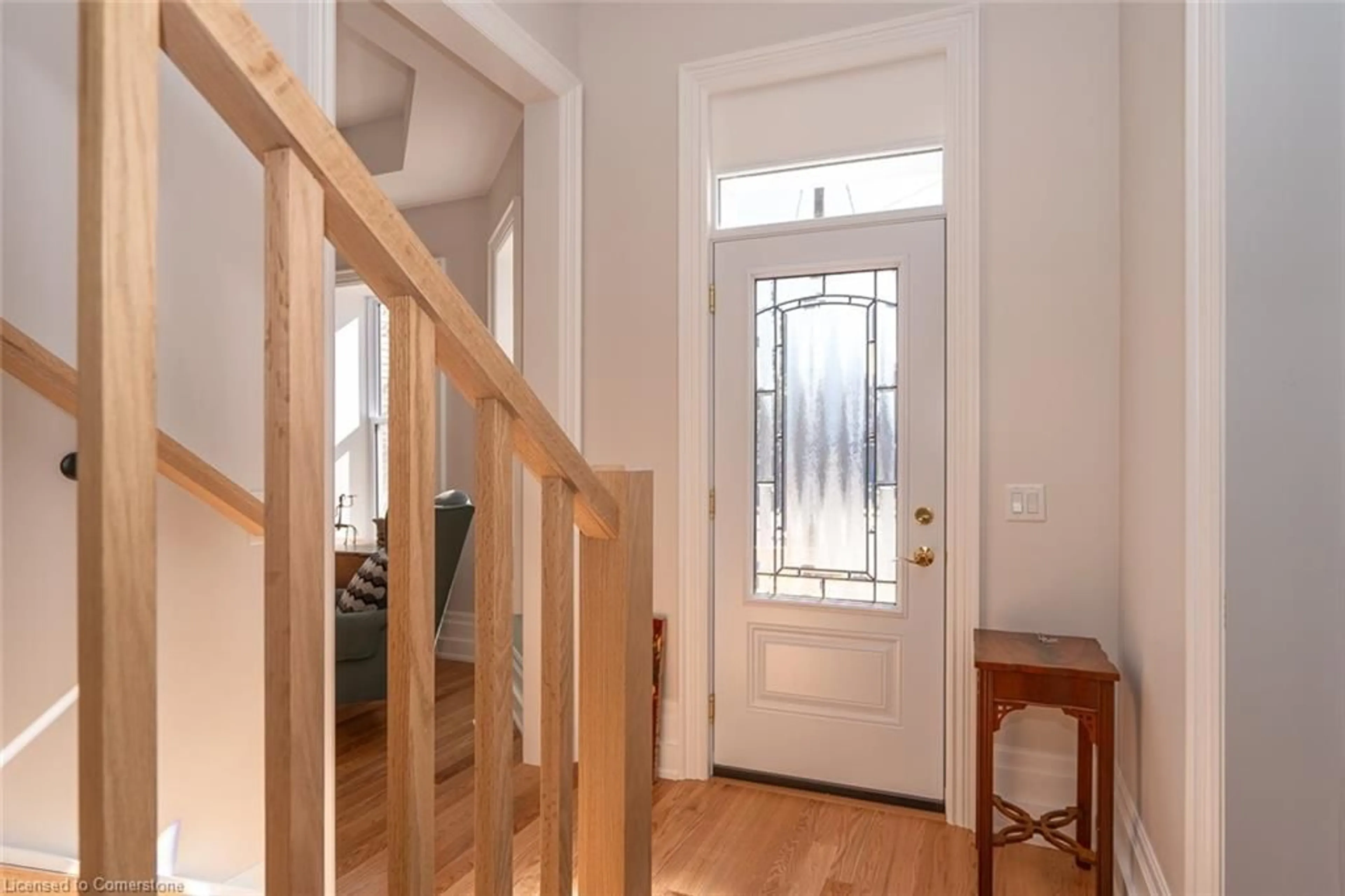 Indoor entryway for 154 Main St, Shelburne Ontario L0N 1S3