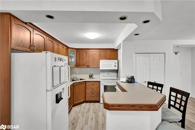 Additional property image - 293 Mohawk Road East Rd Unit 702