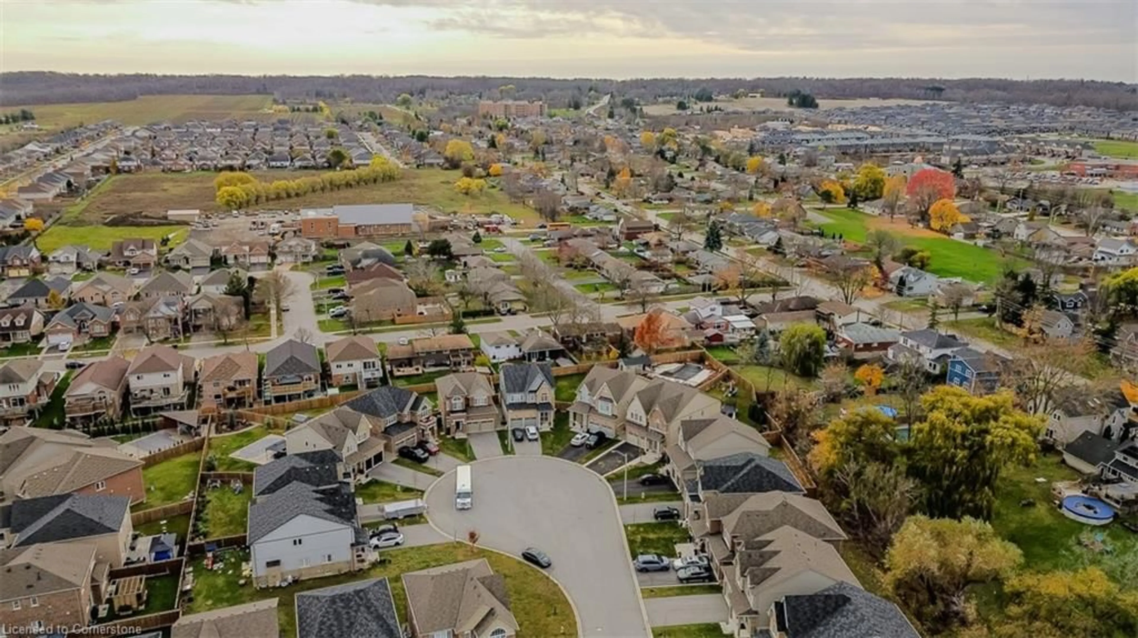 A pic from outside/outdoor area/front of a property/back of a property/a pic from drone, unknown for 4021 Cachet Crt, Beamsville Ontario L3J 0R8