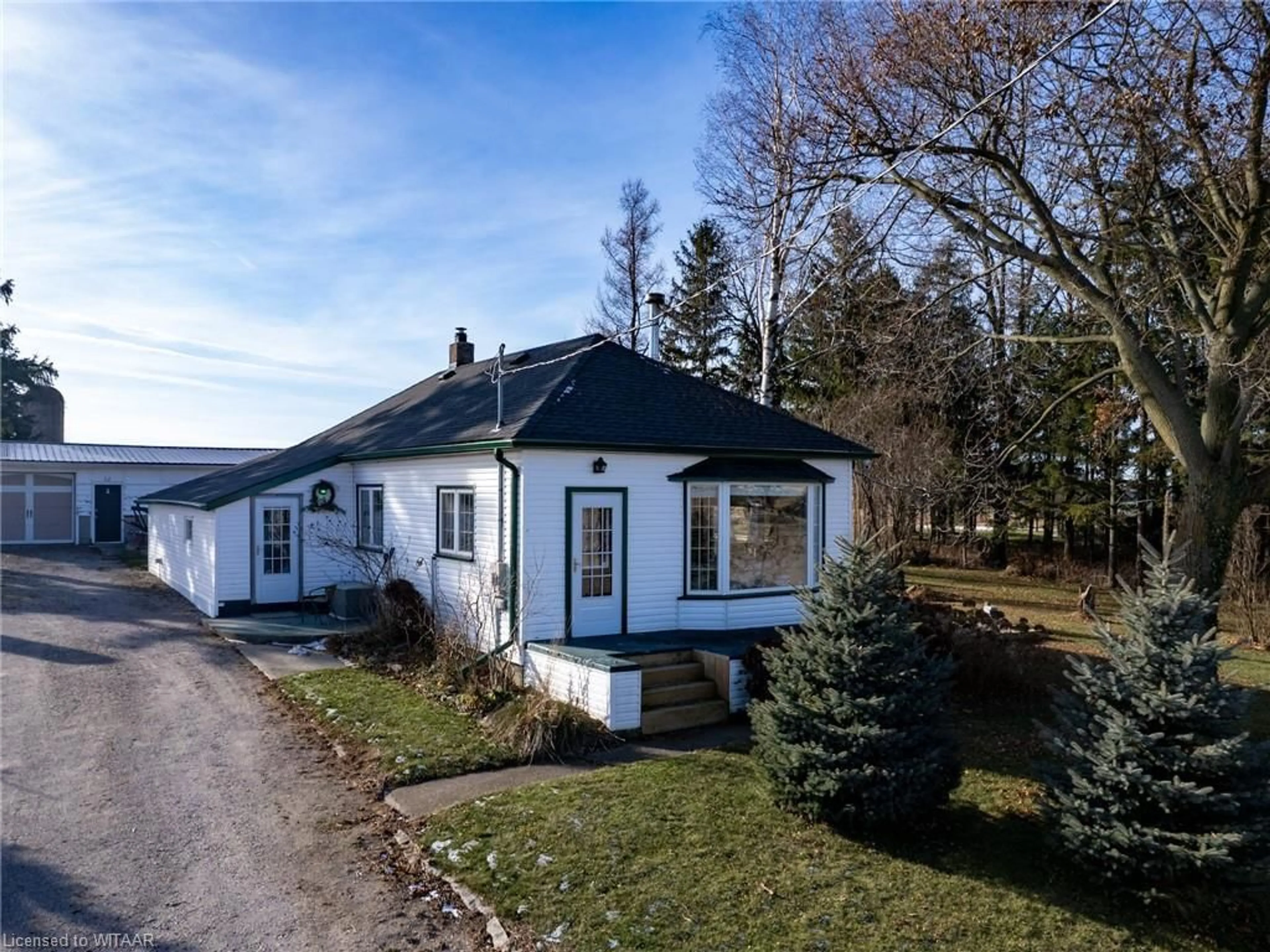 A pic from outside/outdoor area/front of a property/back of a property/a pic from drone, street for 474593 Dodge Line, Beachville Ontario N0J 1A0