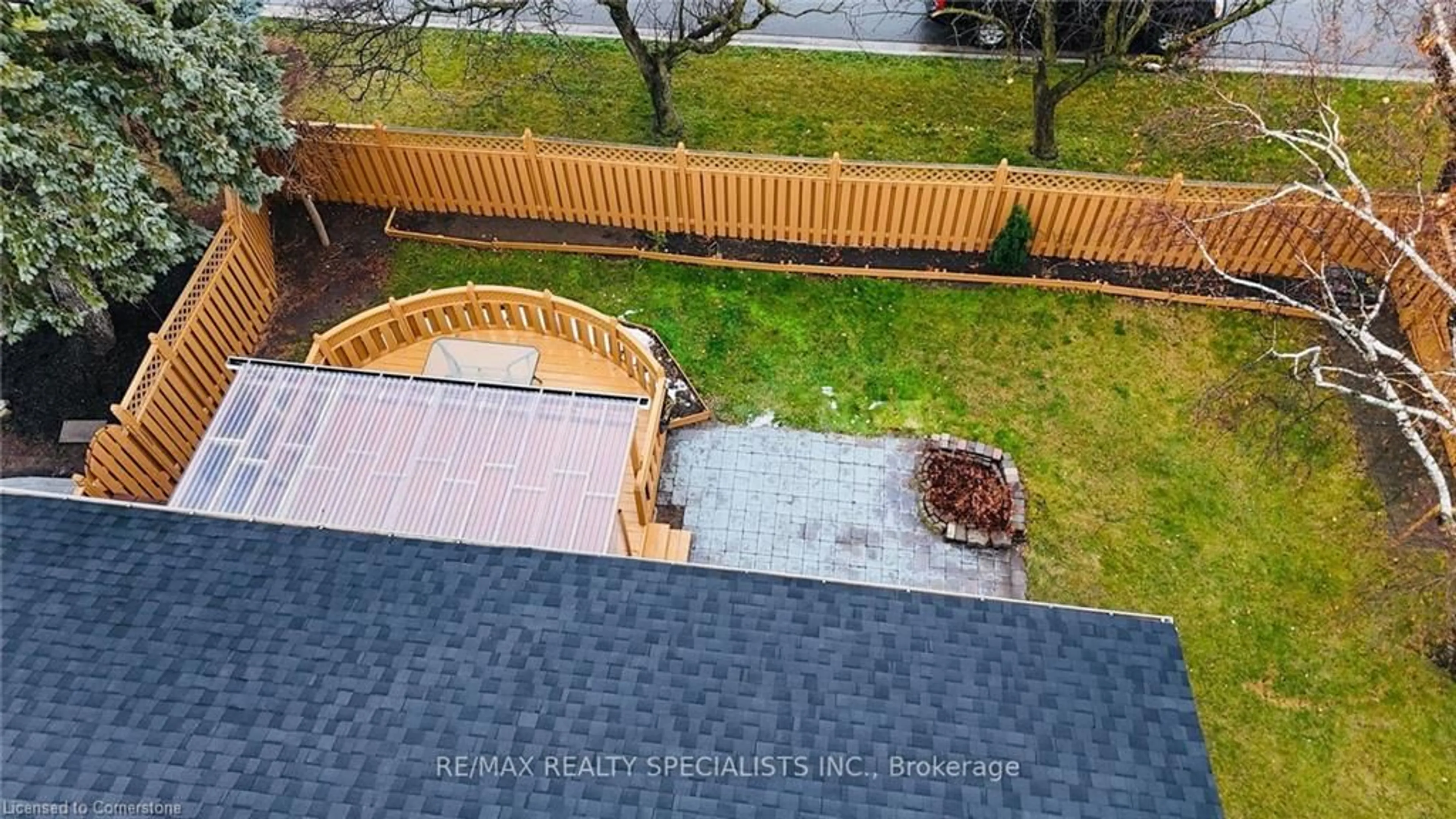 A pic from outside/outdoor area/front of a property/back of a property/a pic from drone, unknown for 206 Folkstone Cres, Brampton Ontario L6T 3N3