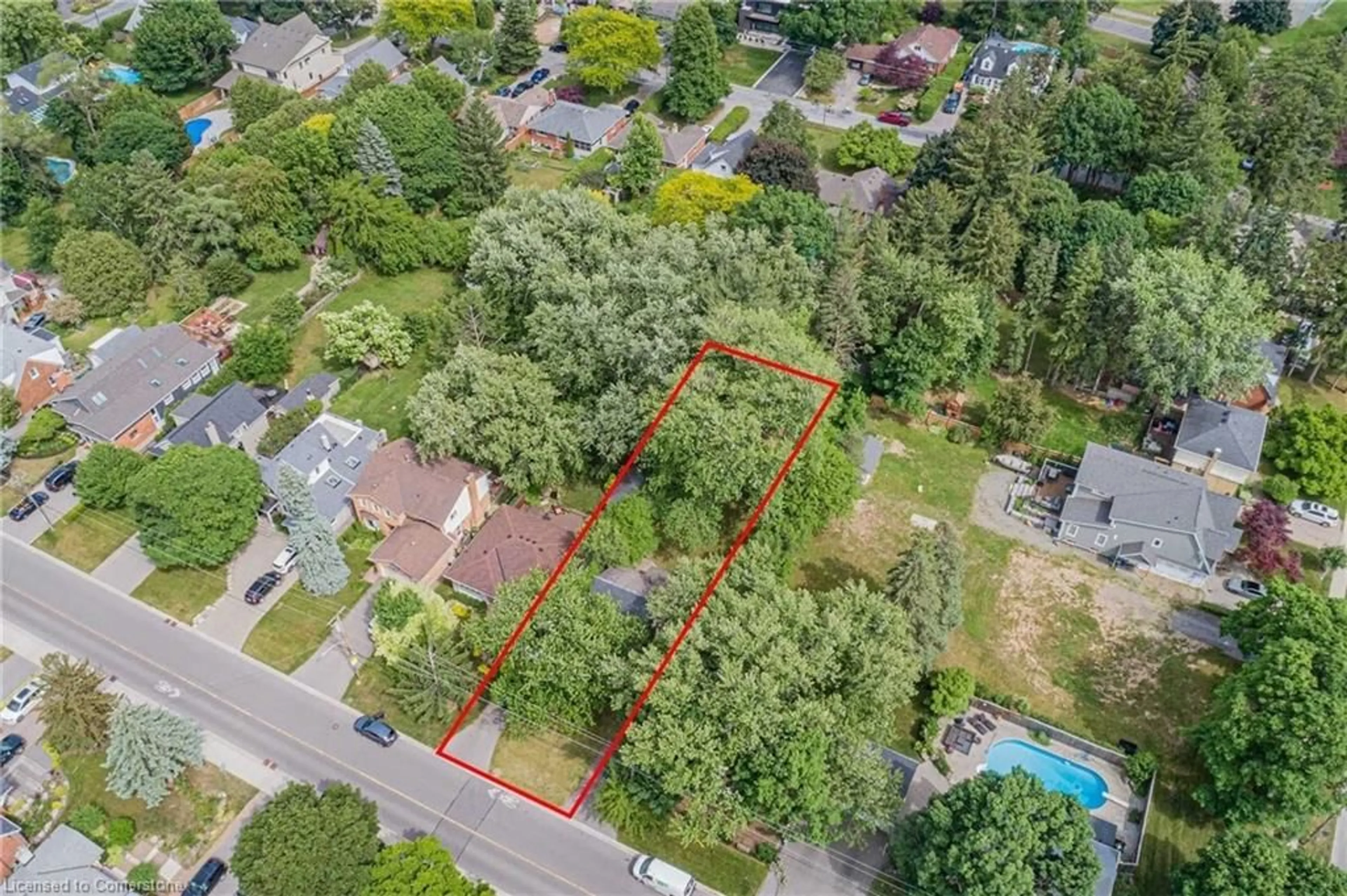 A pic from outside/outdoor area/front of a property/back of a property/a pic from drone, street for 14 Townsend Ave, Burlington Ontario L7T 1Y6