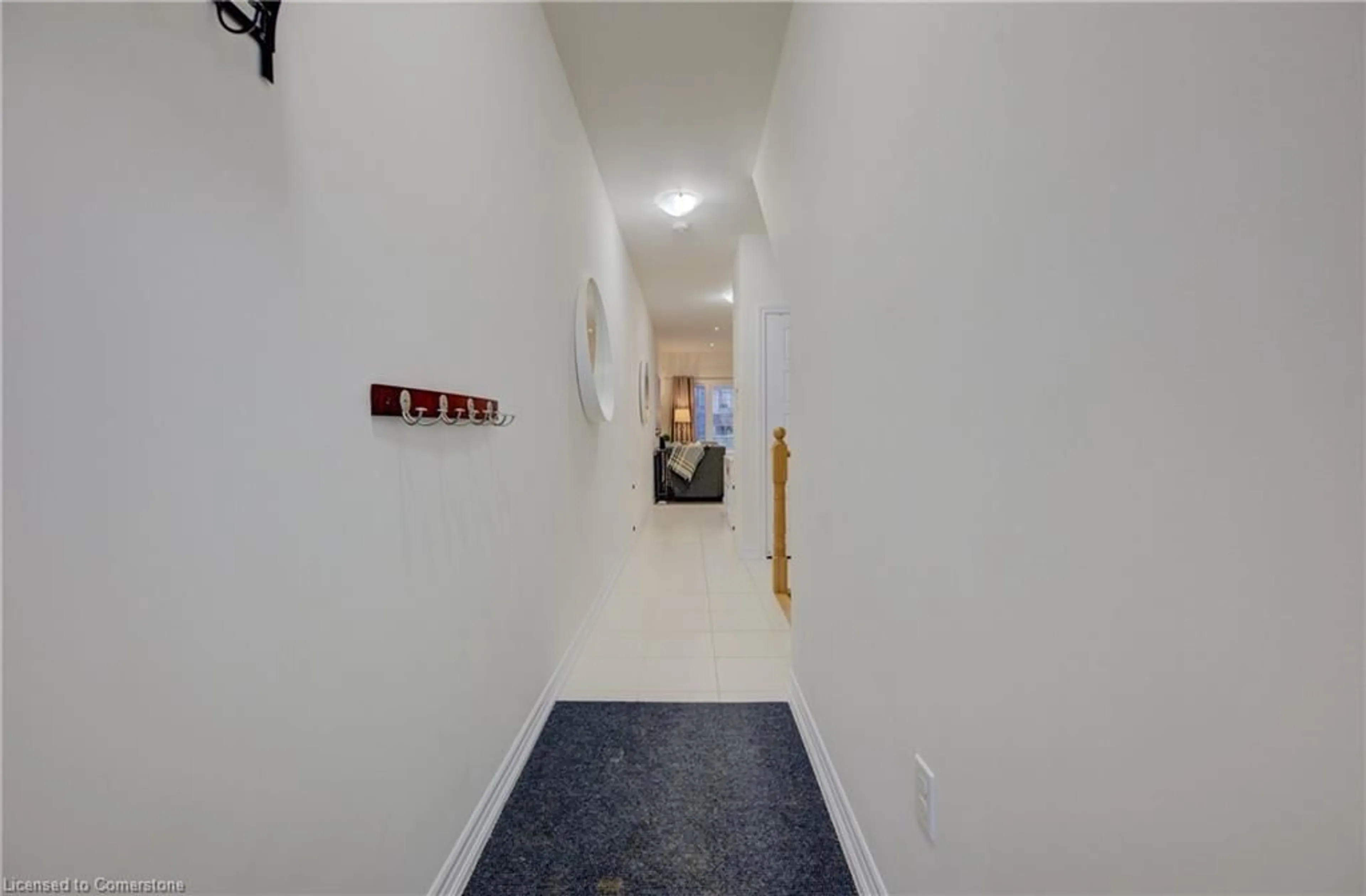 Indoor foyer for 375 Westwood Dr #A, Kitchener Ontario N2M 0B5