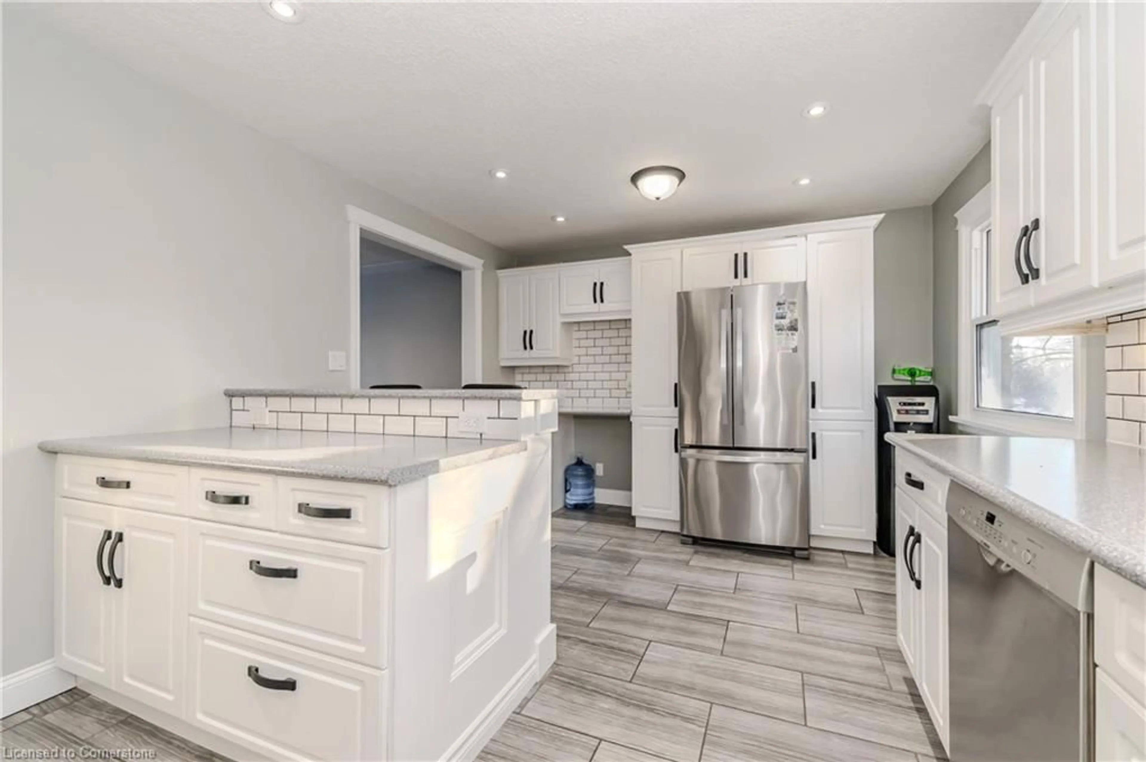 Open concept kitchen, ceramic/tile floor for 255 Fountain St, Cambridge Ontario N3H 1H7