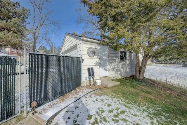 Additional property image - 64 Woolwich St