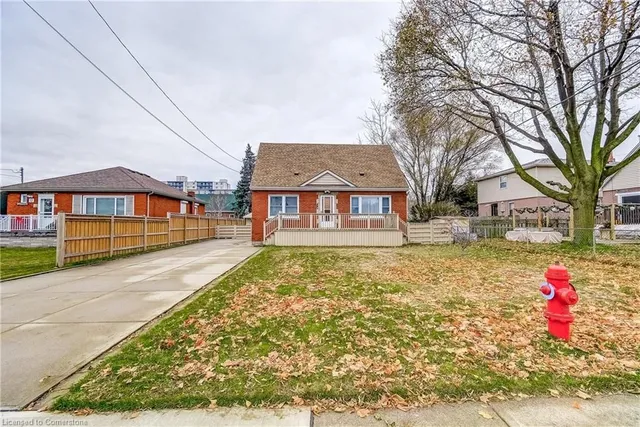 Additional property image - 8 Bromley Rd
