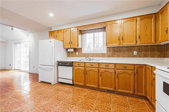 Additional property image - 105 Wilson St Unit 17