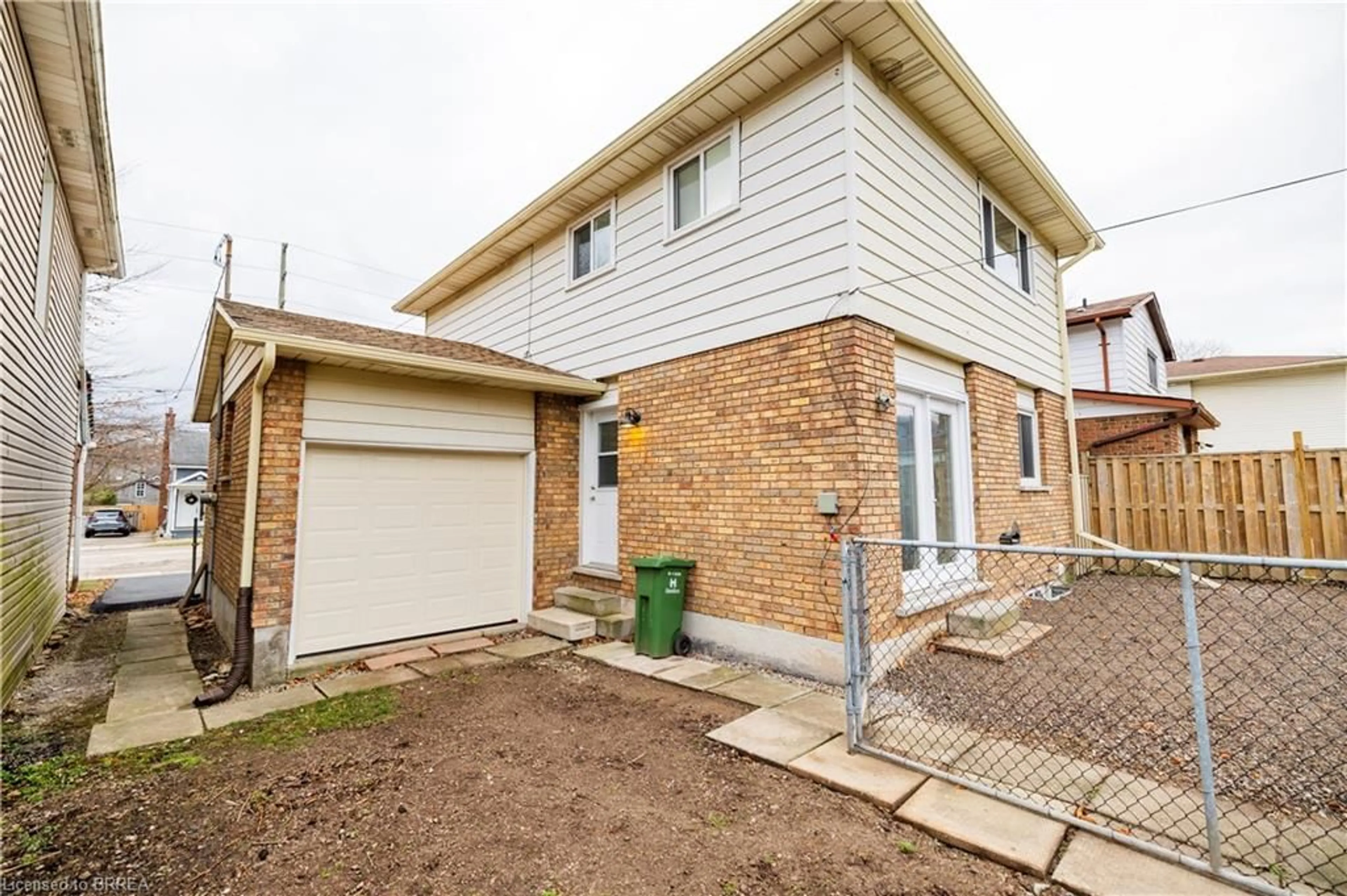 Home with brick exterior material, street for 279 Hatt St, Dundas Ontario L9H 2H4