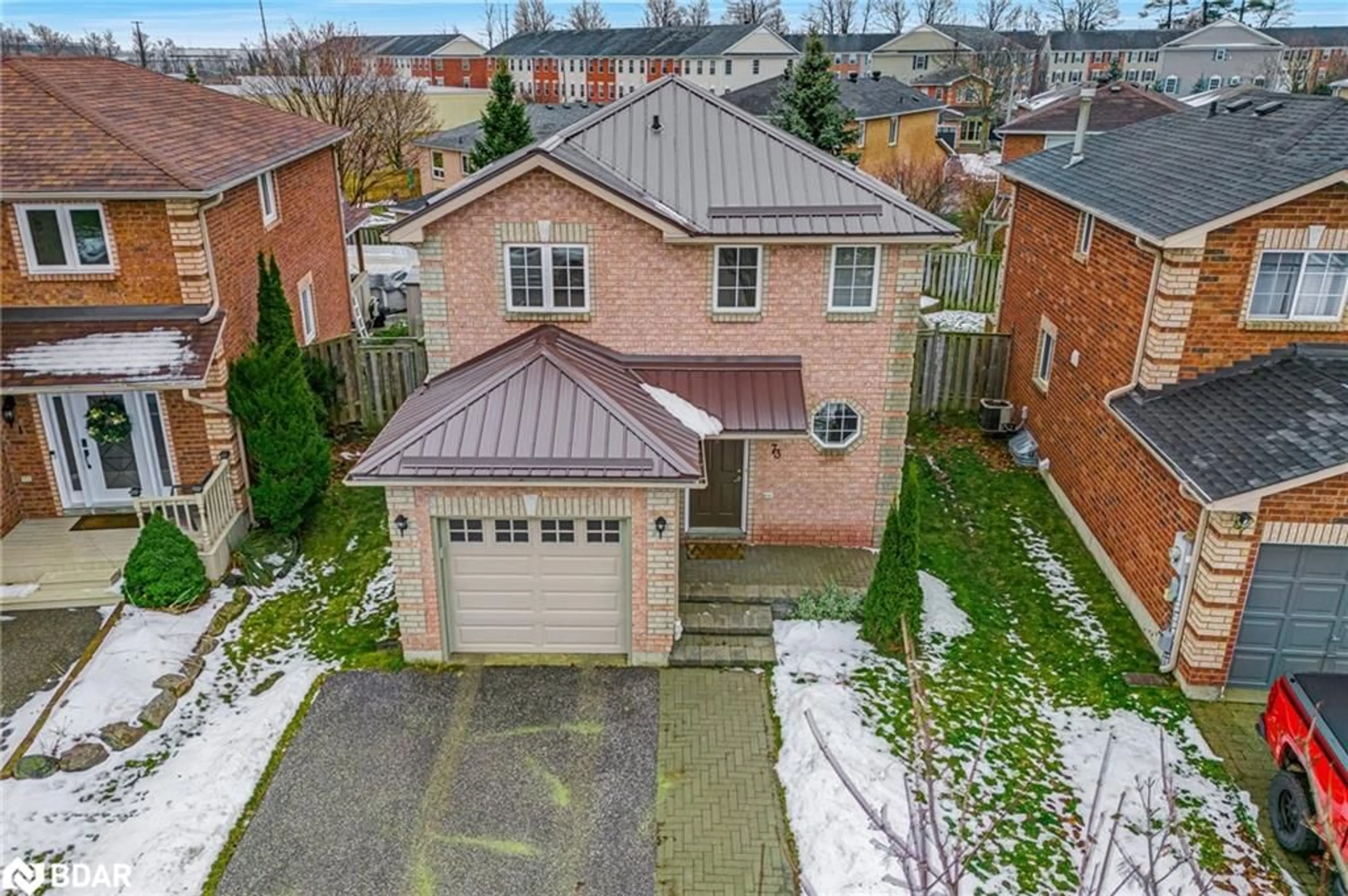 A pic from outside/outdoor area/front of a property/back of a property/a pic from drone, street for 73 Srigley St, Barrie Ontario L4N 0L7