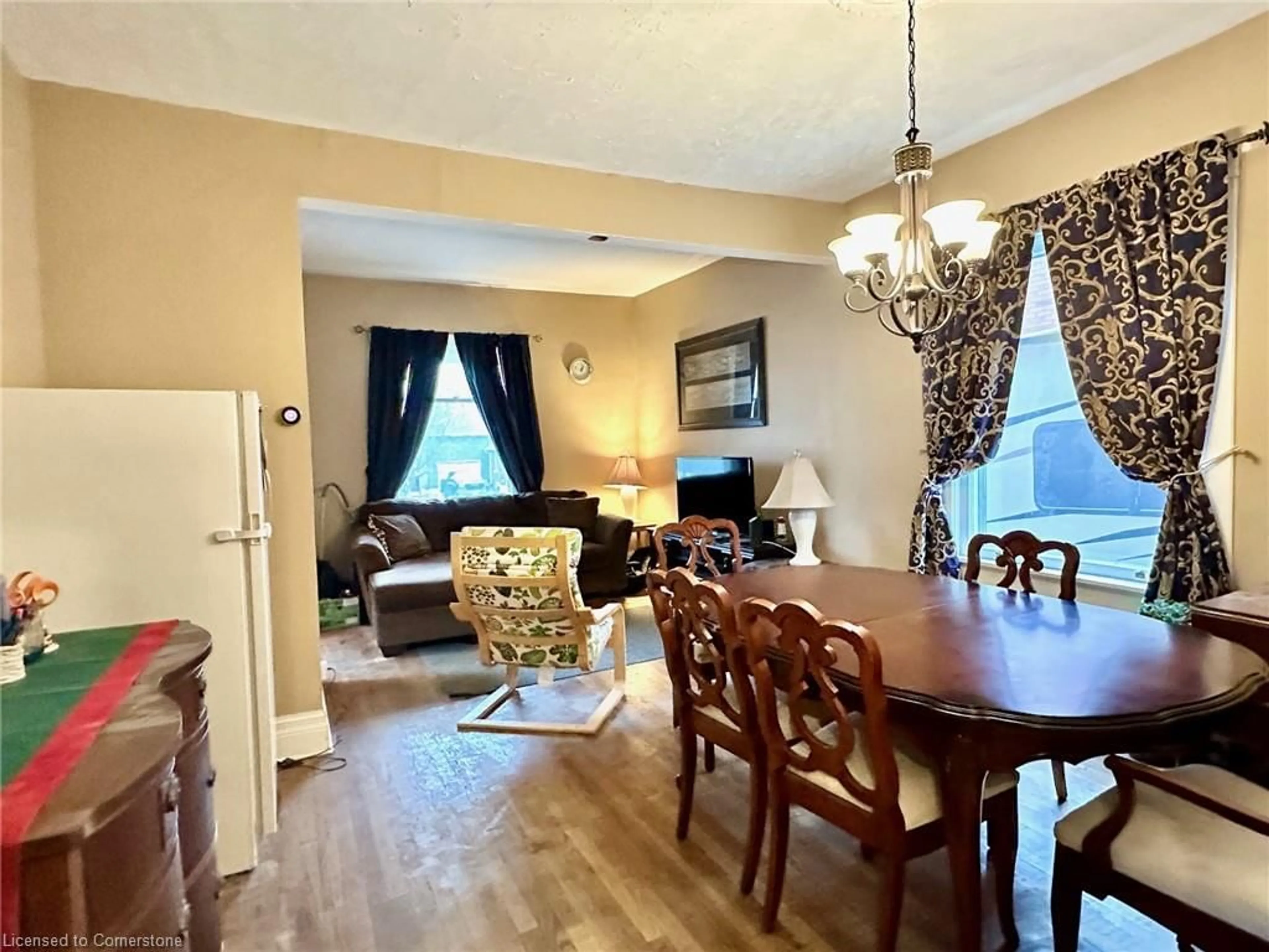 Dining room, wood/laminate floor for 57 Lowell St, Cambridge Ontario N1R 5E2