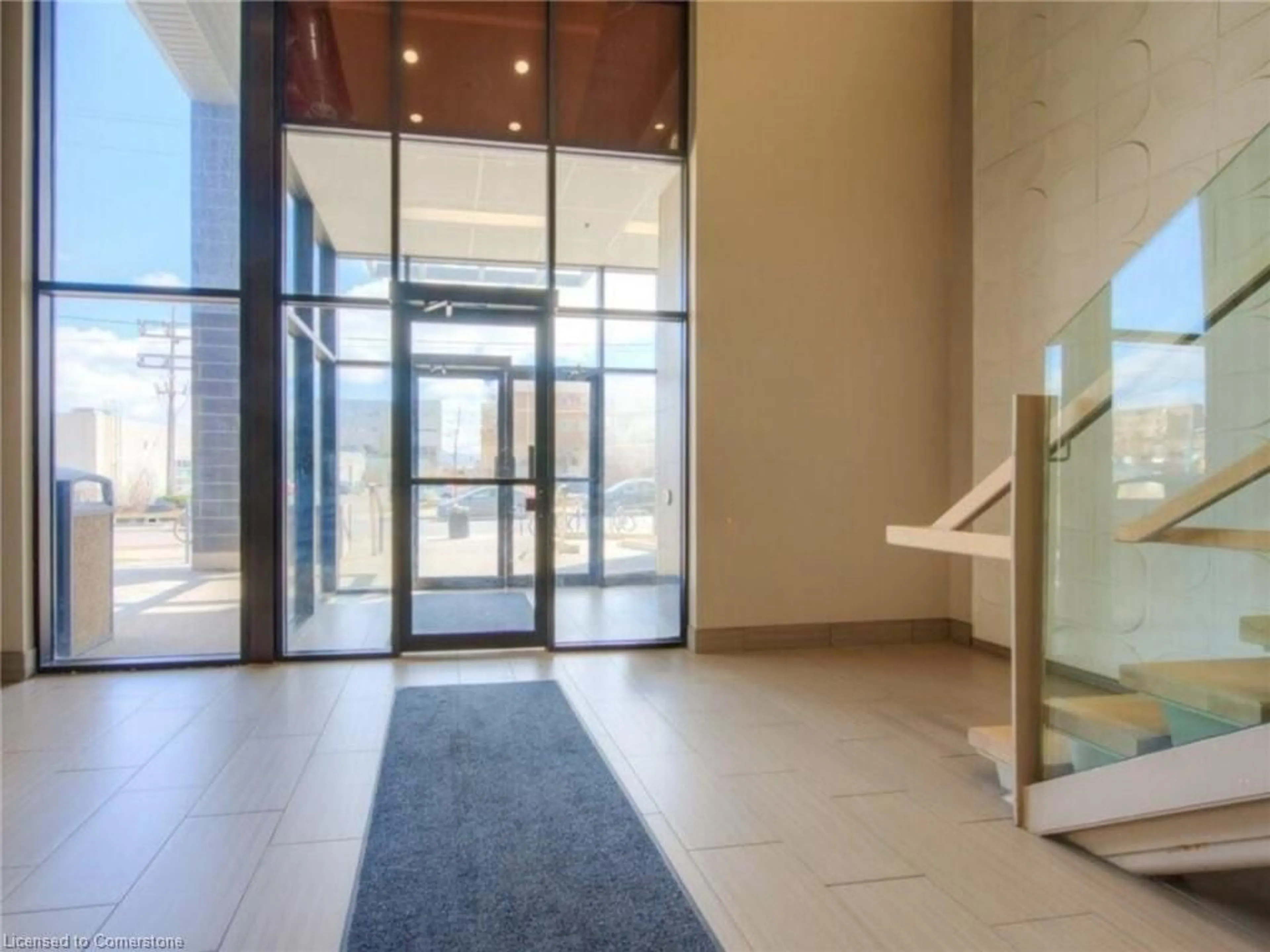 Indoor foyer for 8 Hickory St #1105, Waterloo Ontario N2L 3H6