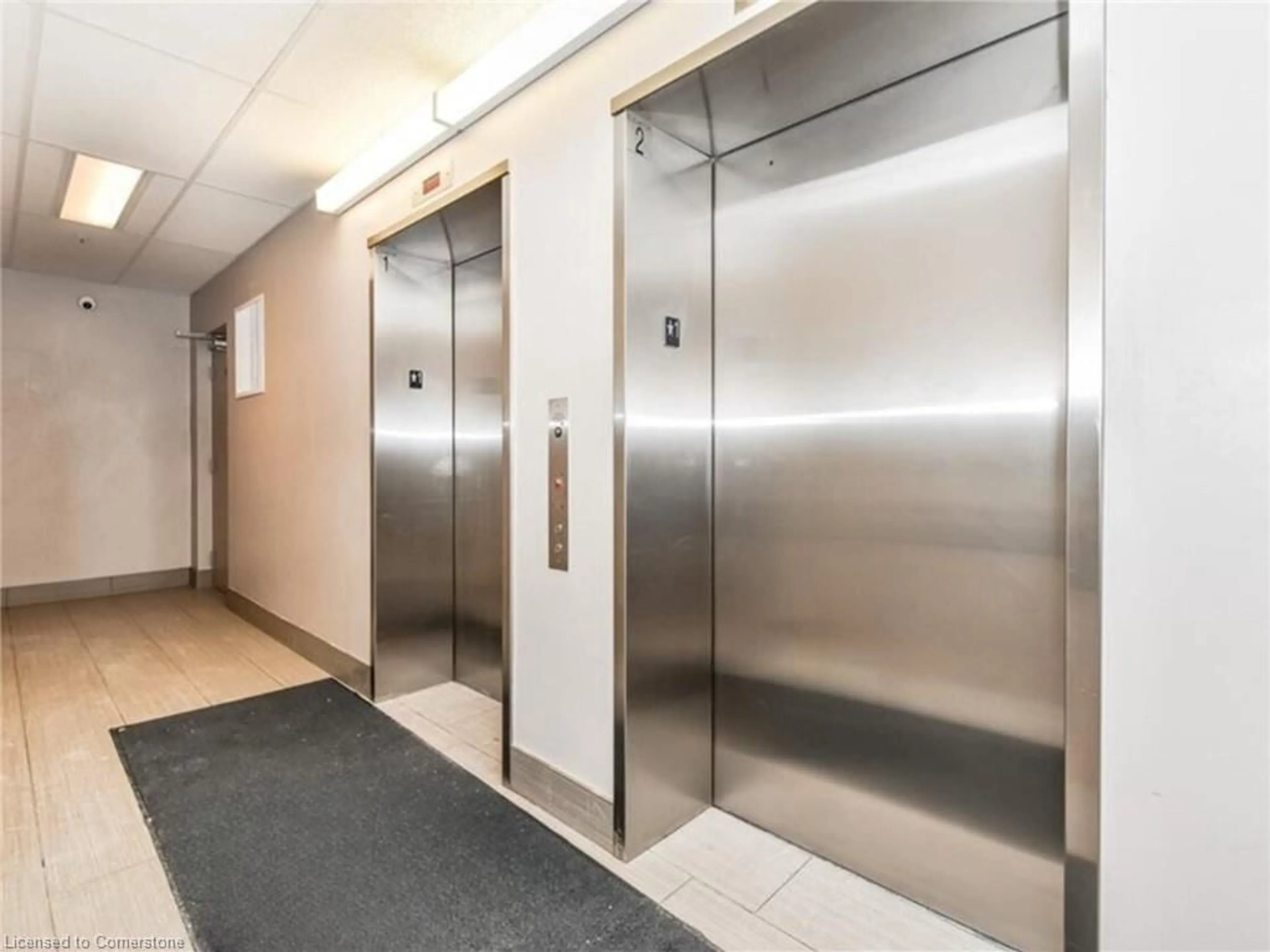 Indoor foyer for 8 Hickory St #1105, Waterloo Ontario N2L 3H6