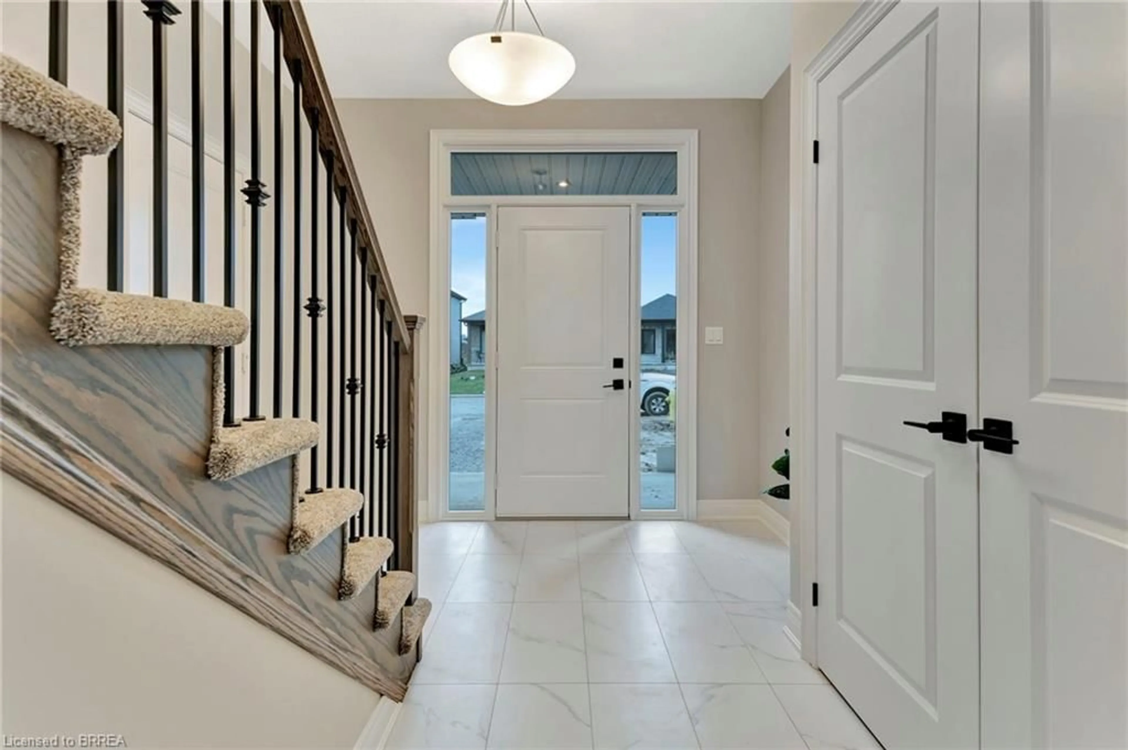 Indoor entryway for 247 Lafayette St, Jarvis Ontario N0A 1J0