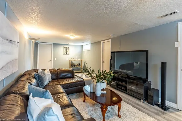 Additional property image - 31 Pinecrest Dr