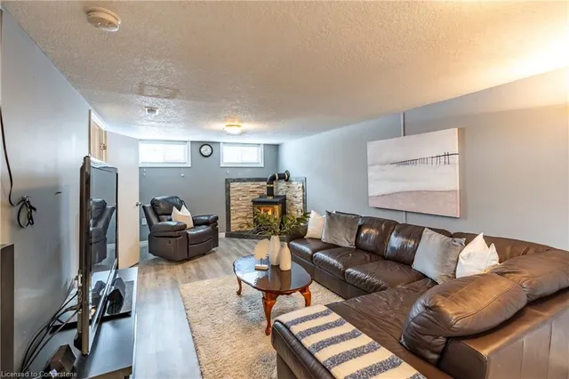 Additional property image - 31 Pinecrest Dr