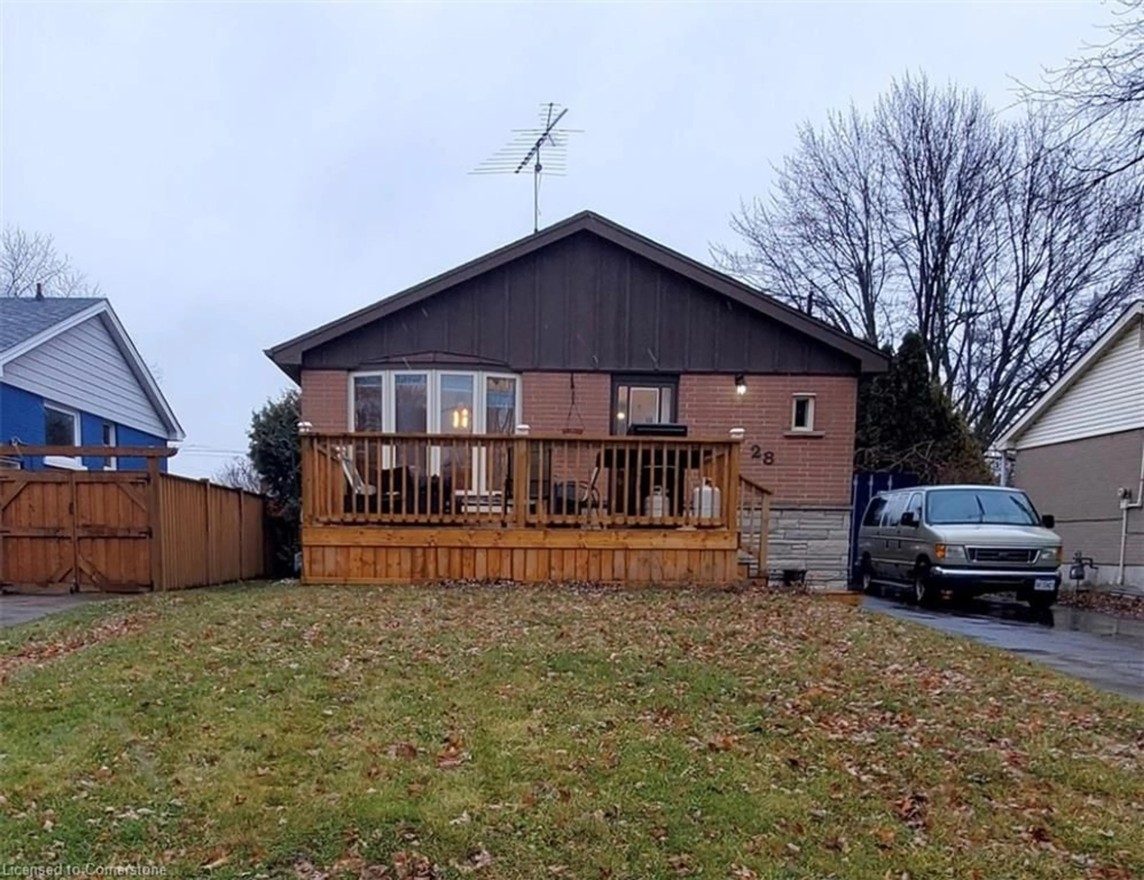 A pic from outside/outdoor area/front of a property/back of a property/a pic from drone, street for 1328 Bunnell Dr, Burlington Ontario L7P 2E1