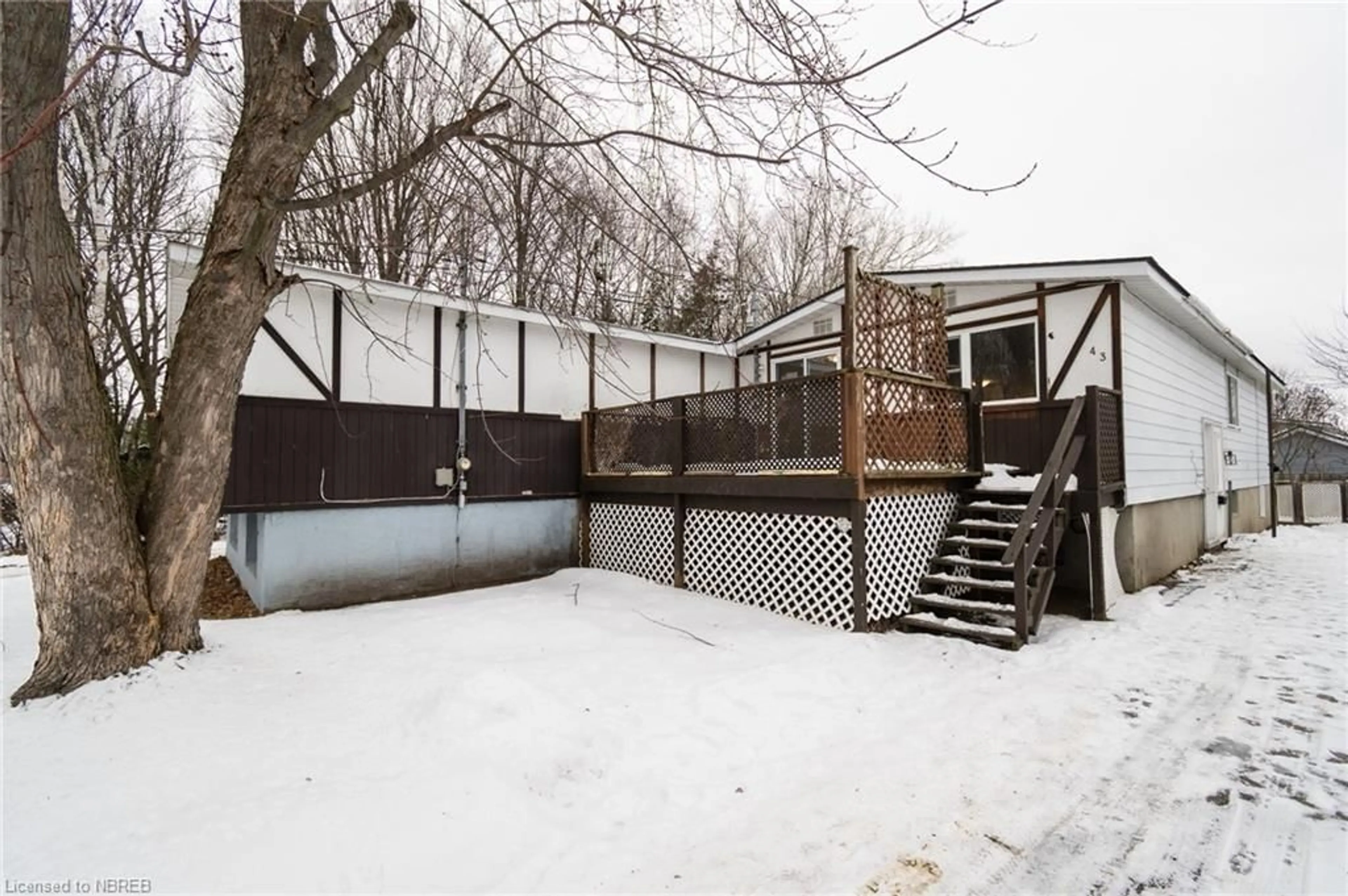 Patio, street for 43 Karla Dr, North Bay Ontario P1A 3W8