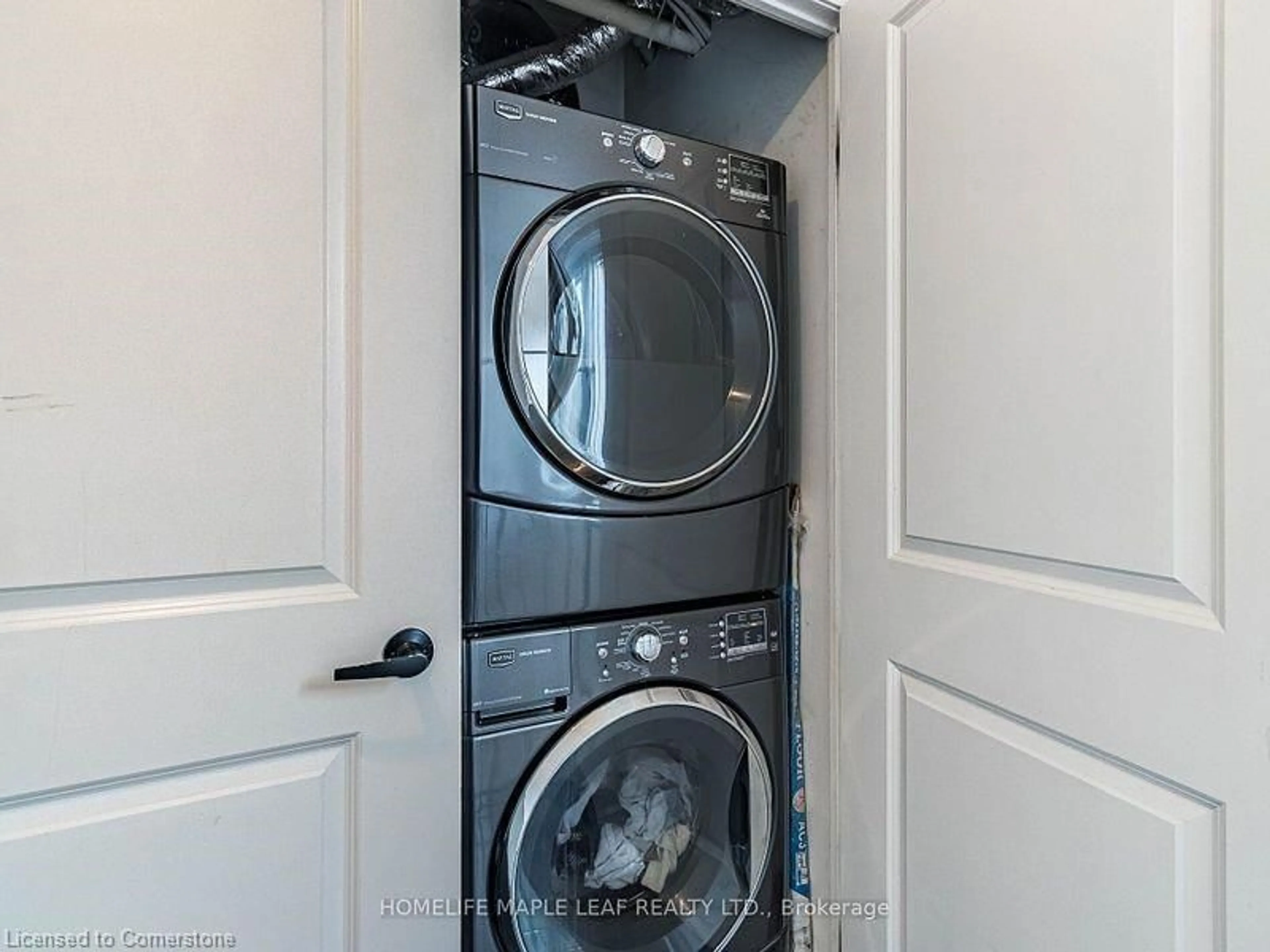 Laundry room for 93 The Queensway Way #14, Toronto Ontario M6S 5A7