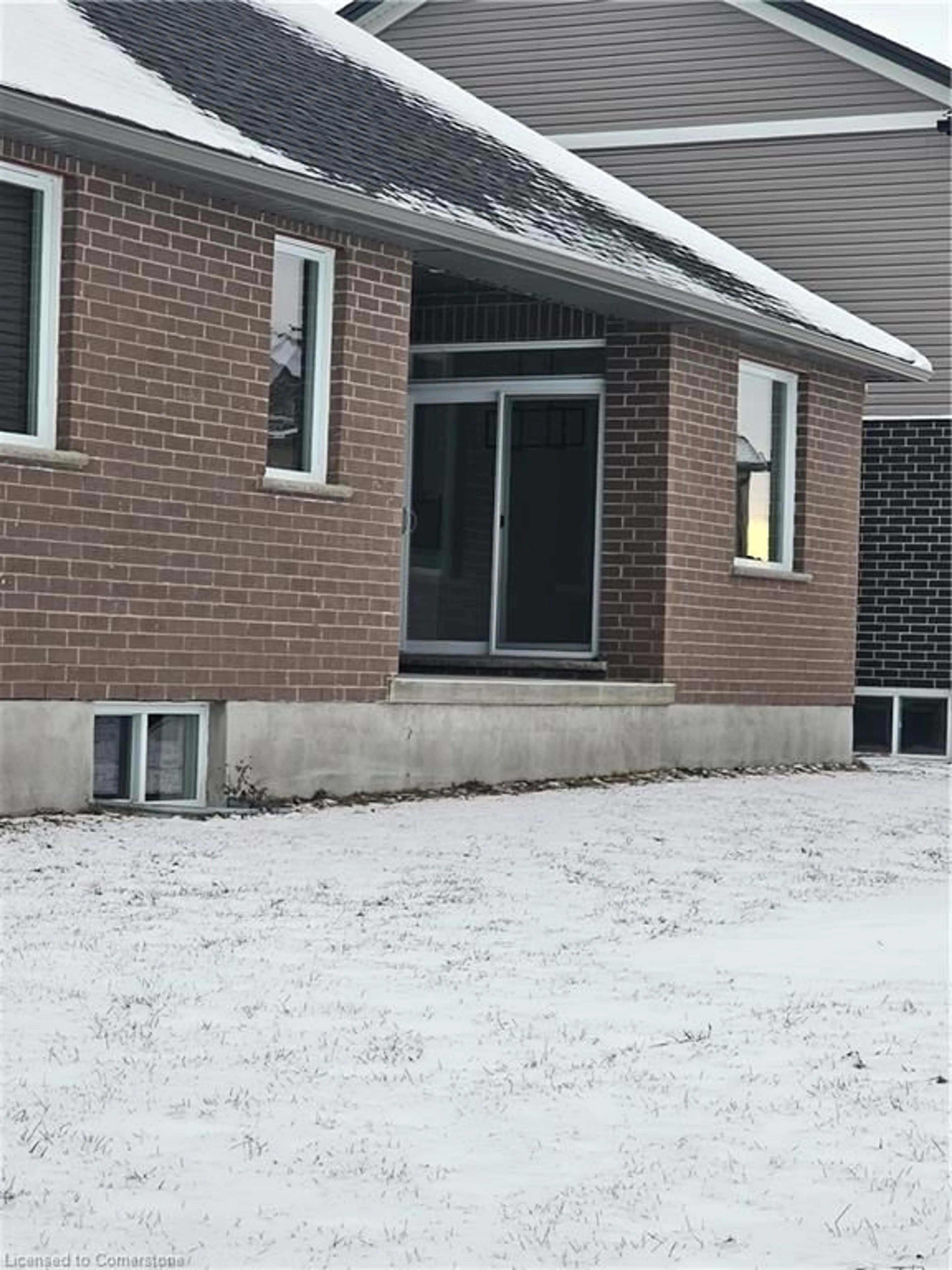 Patio, street for 705 Hollinger Dr, Listowel Ontario N4W 3V2